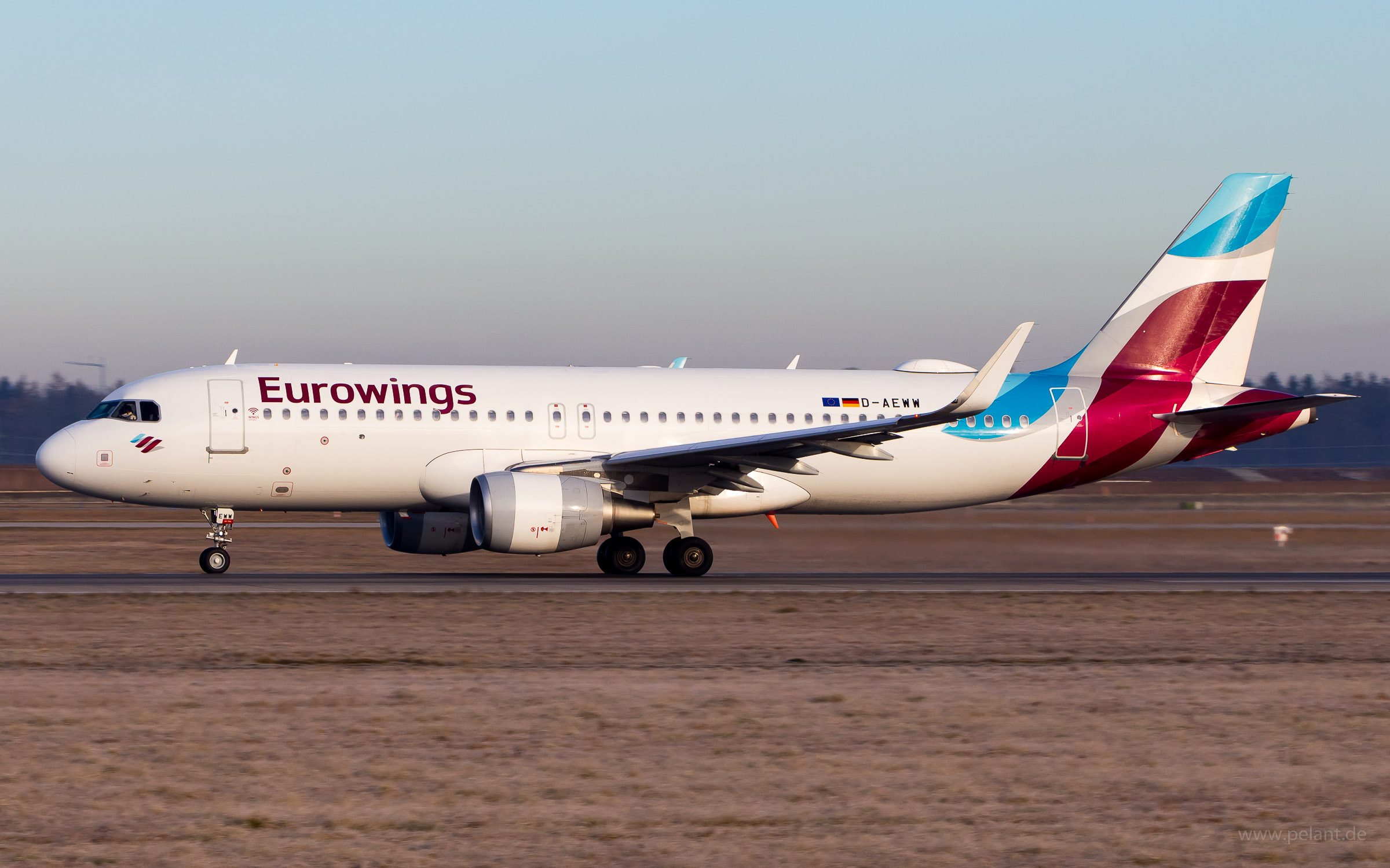 D-AEWW Eurowings Airbus A320-214 in Stuttgart / STR