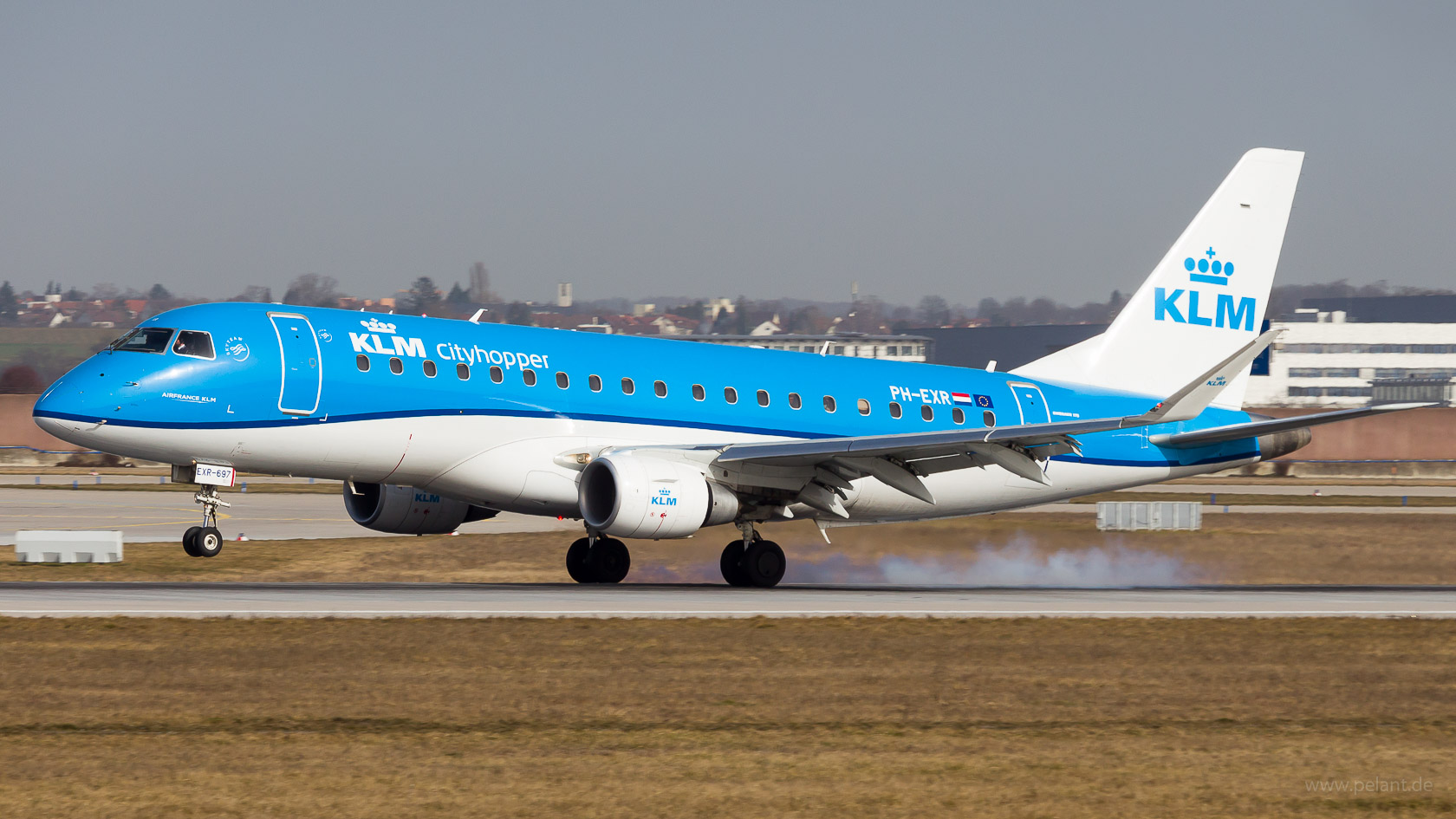 PH-EXR KLM cityhopper Embraer 175 in Stuttgart / STR