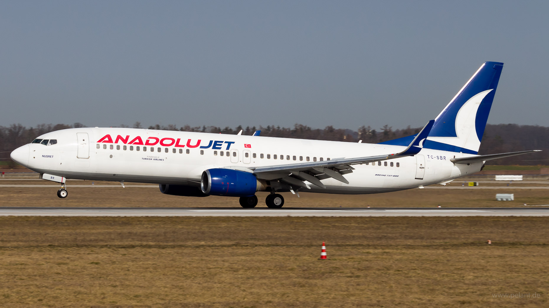 TC-SBR AnadoluJet Boeing 737-86N in Stuttgart / STR