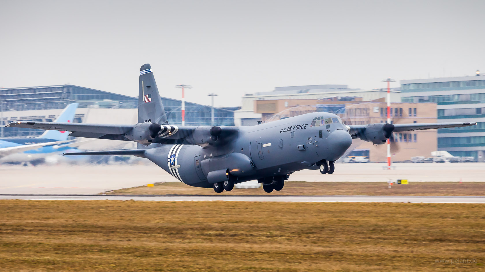08-8601 USAF, -Army etc. Lockheed Martin C-130J-30 Hercules in Stuttgart / STR