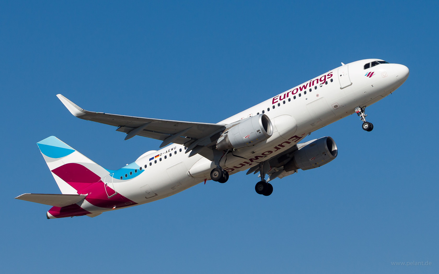 D-AEWU Eurowings Airbus A320-214 in Stuttgart / STR
