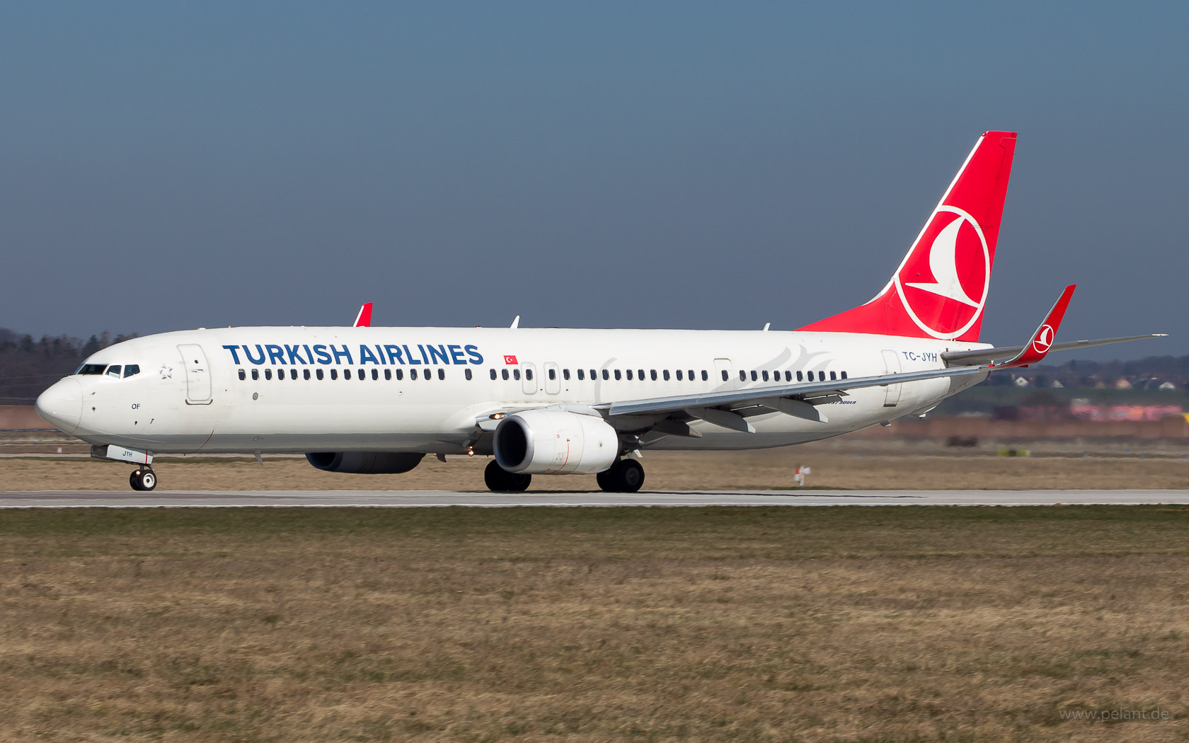 TC-JYH Turkish Airlines Boeing 737-9F2ER in Stuttgart / STR