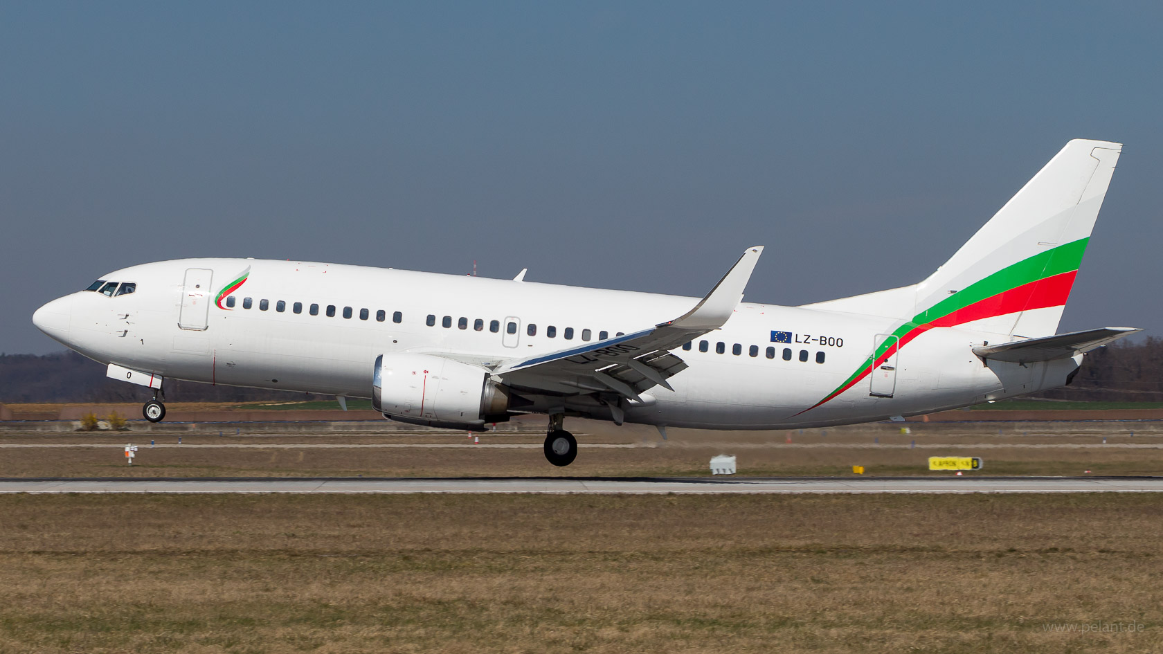 LZ-BOO GP Aviation Boeing 737-341 in Stuttgart / STR