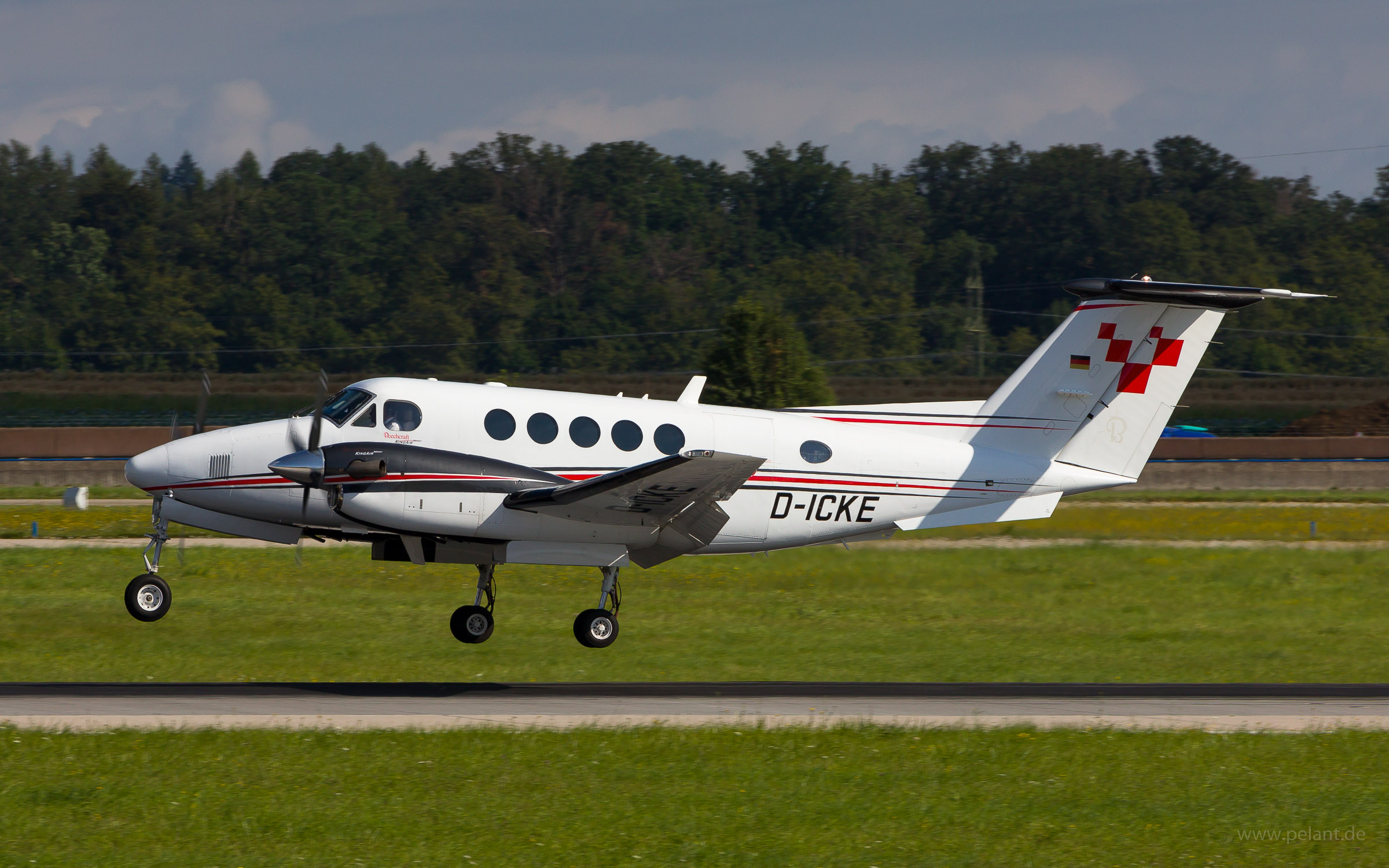 D-ICKE ? Beechcraft B200GT Super King Air in Stuttgart / STR