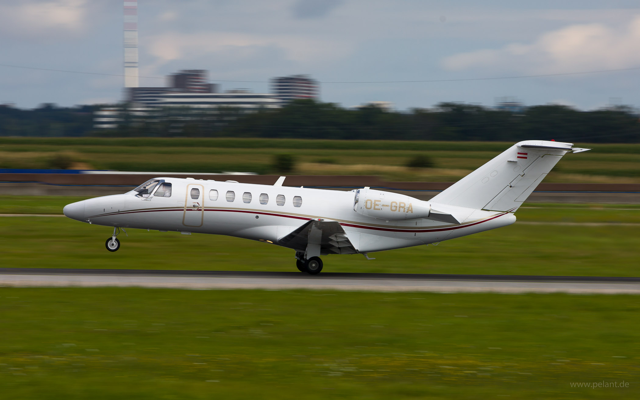 OE-GRA ? Cessna 525B CitationJet CJ3 in Stuttgart / STR