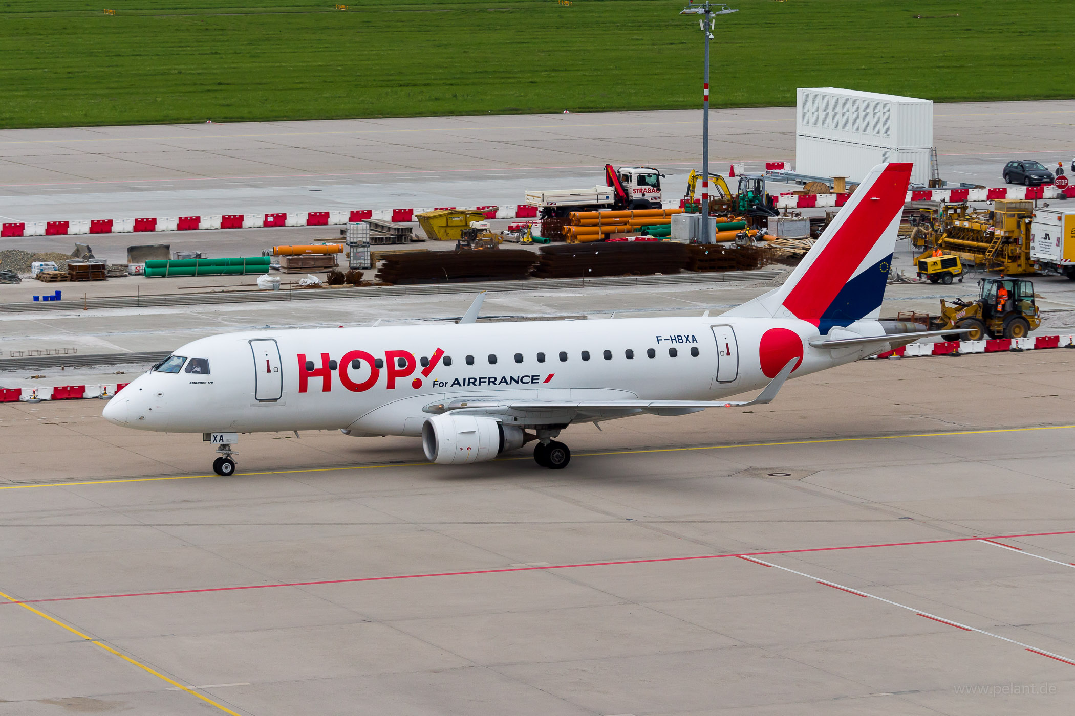 F-HBXA HOP! Embraer 170 in Stuttgart / STR