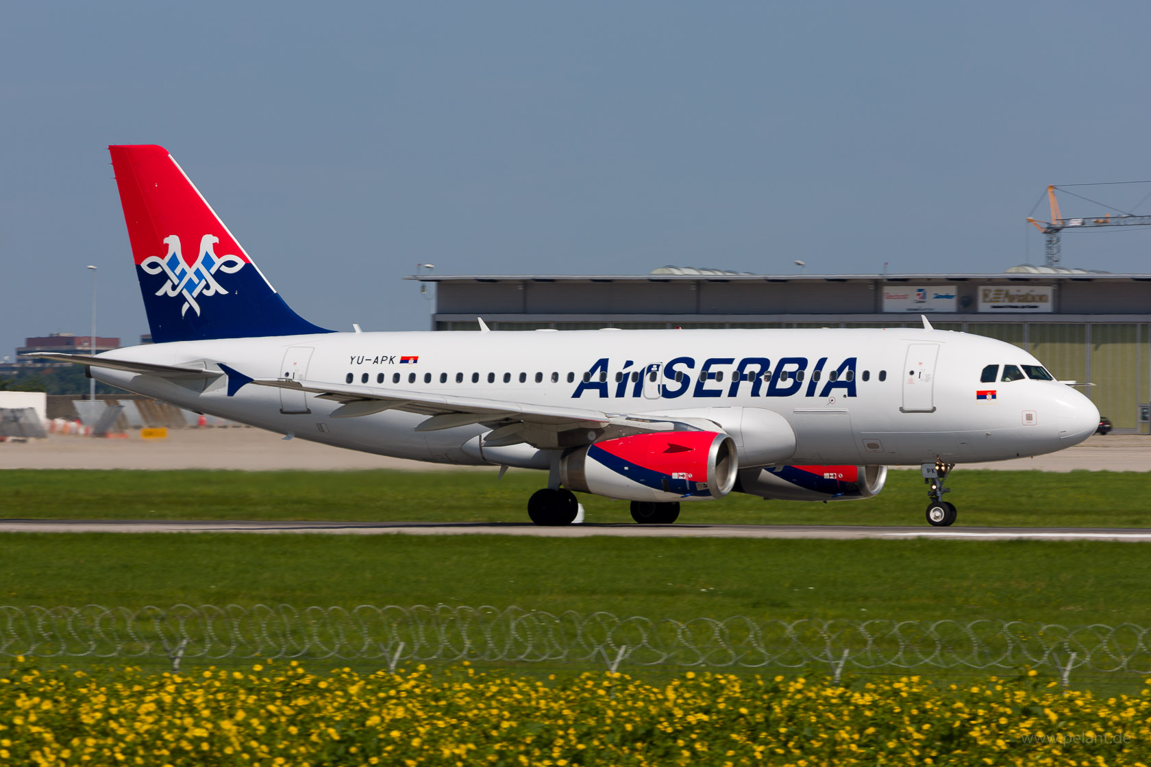 YU-APK Air Serbia Airbus A319-132 in Stuttgart / STR