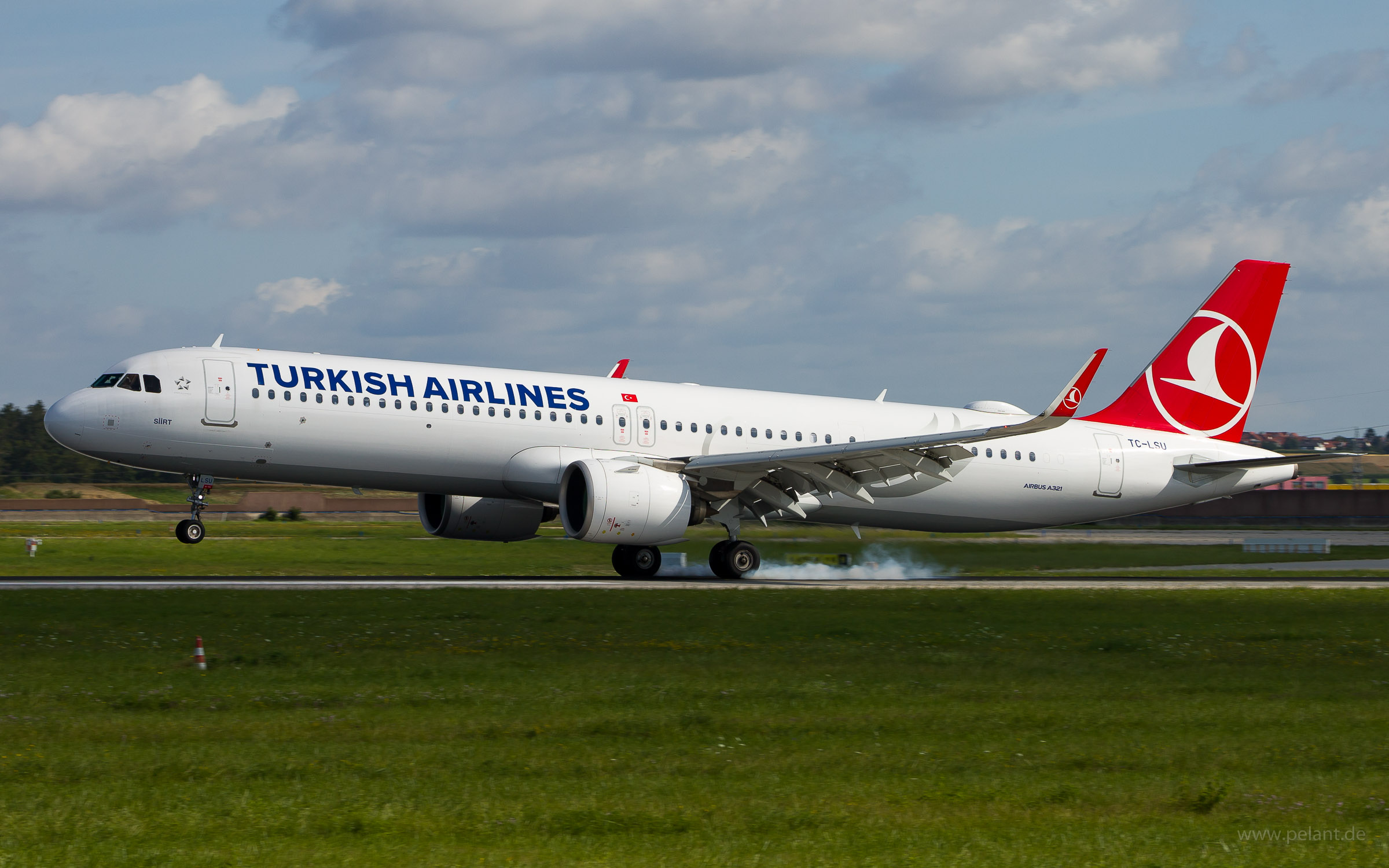 TC-LSU Turkish Airlines Airbus A321-271NX in Stuttgart / STR