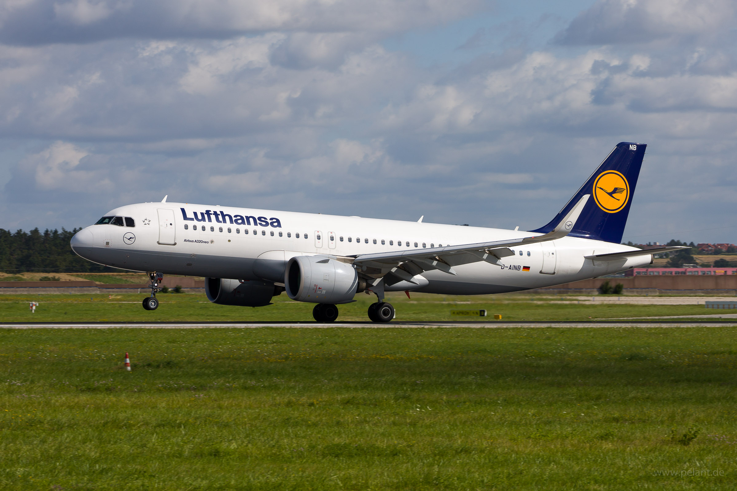 D-AINB Lufthansa Airbus A320-271N in Stuttgart / STR