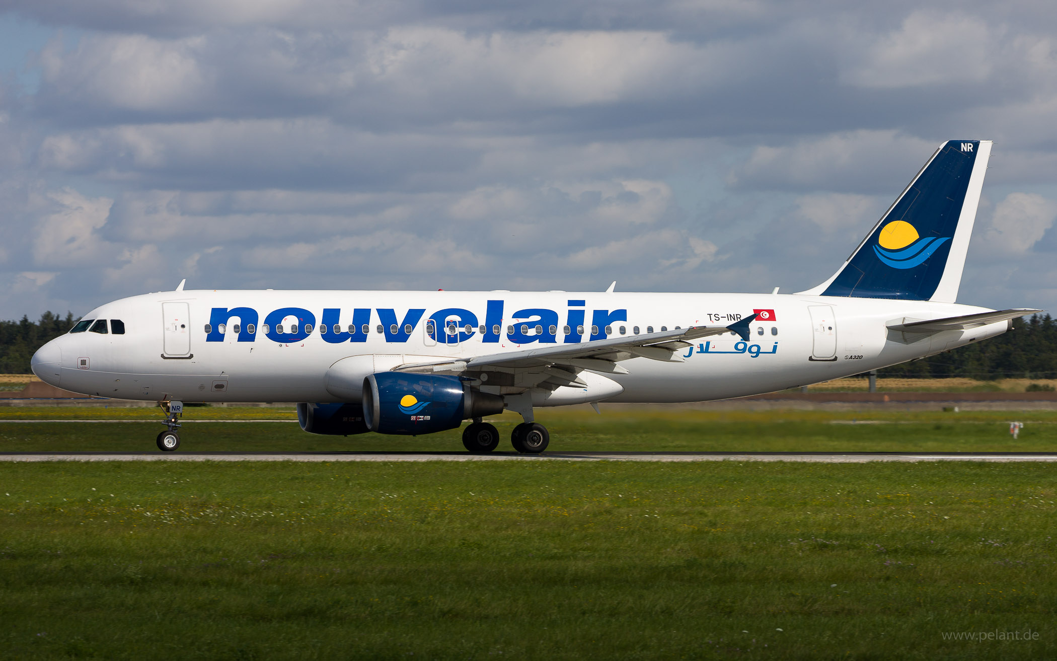 TS-INR Nouvelair Airbus A320-214 in Stuttgart / STR