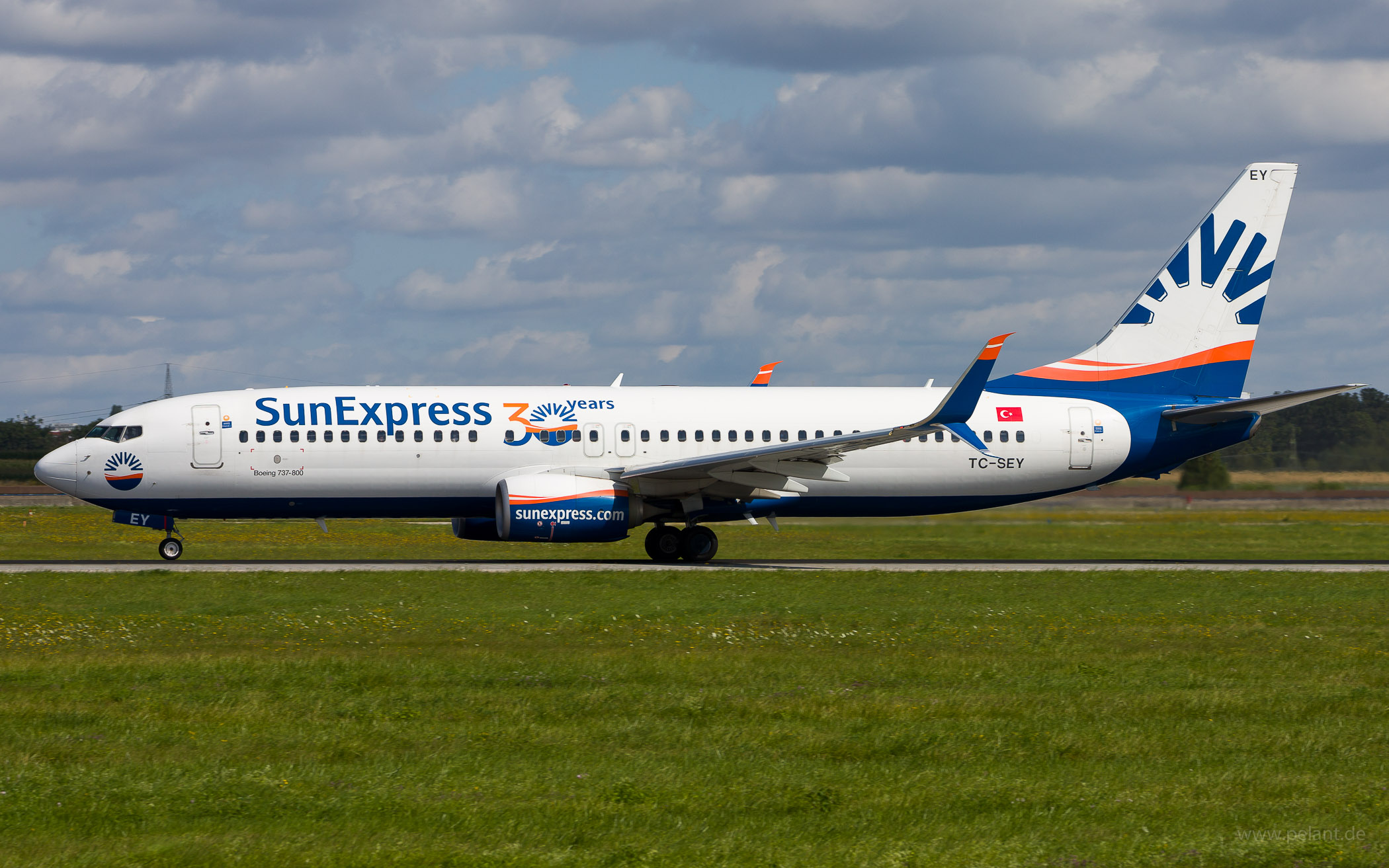 TC-SEY SunExpress Boeing 737-8HC in Stuttgart / STR (30 years (SunExpress) Sticker Livery)