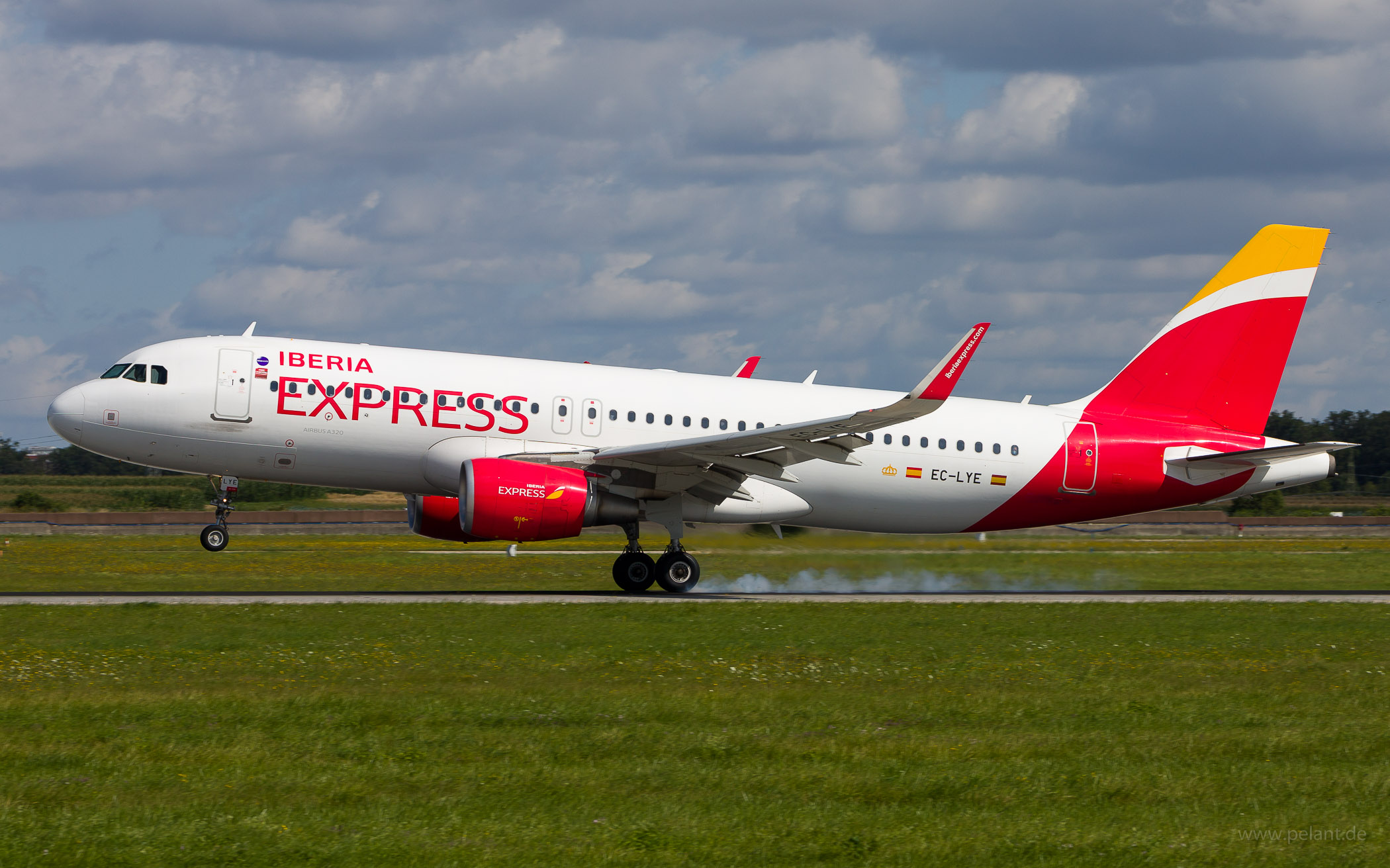 EC-LYE Iberia Express Airbus A320-216 in Stuttgart / STR