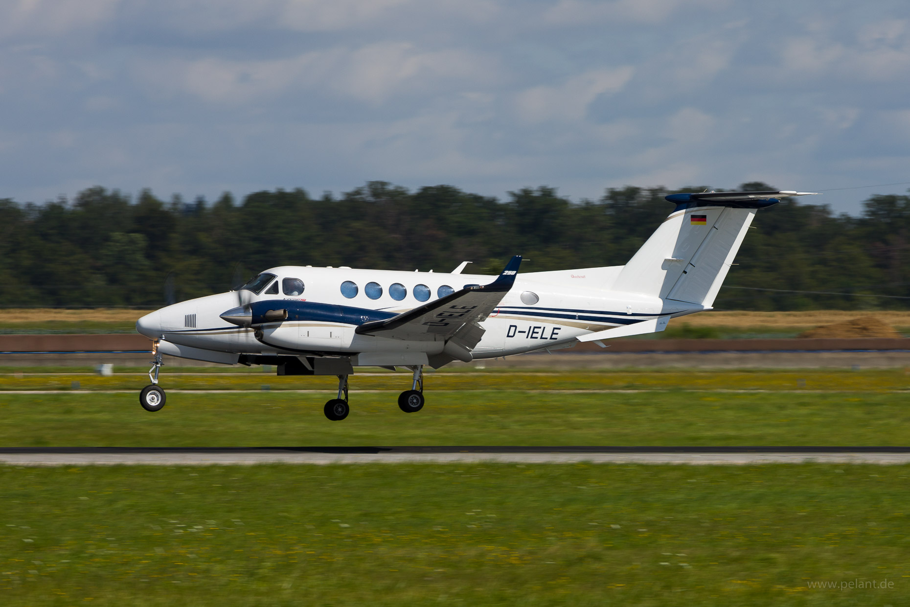 D-IELE ? Beechcraft B200GT King Air 250 in Stuttgart / STR