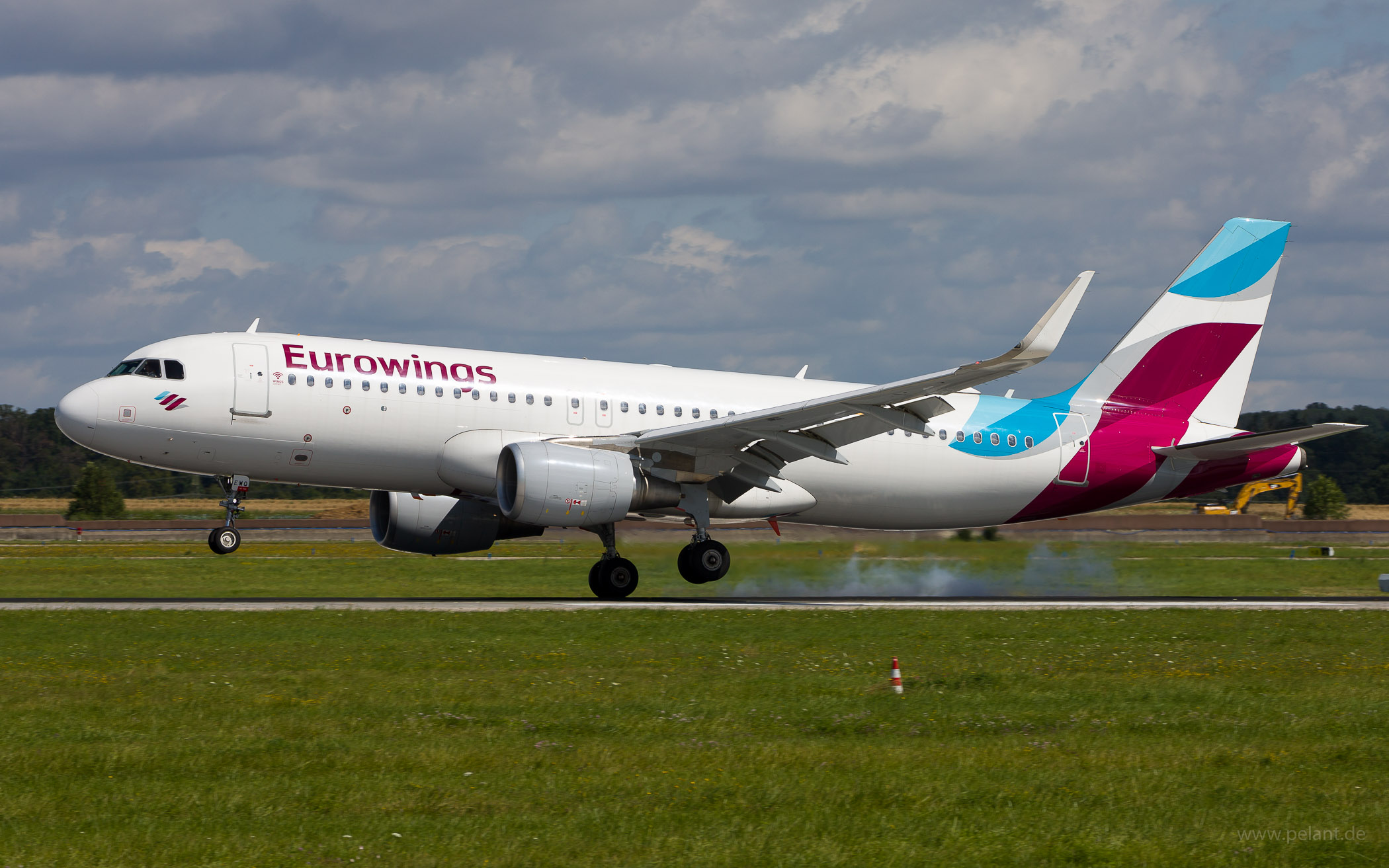 D-AEWQ Eurowings Airbus A320-214 in Stuttgart / STR