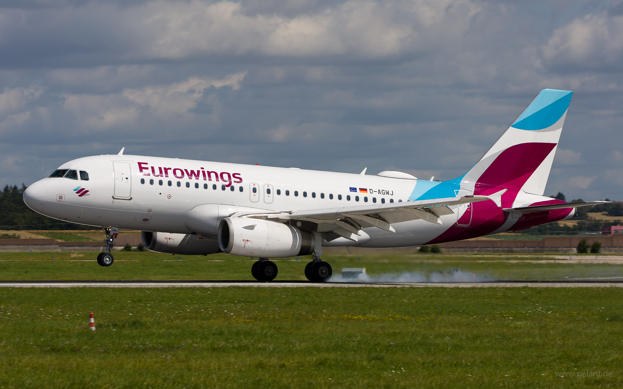 D-AGWJ Eurowings Airbus A319-132 in Stuttgart / STR