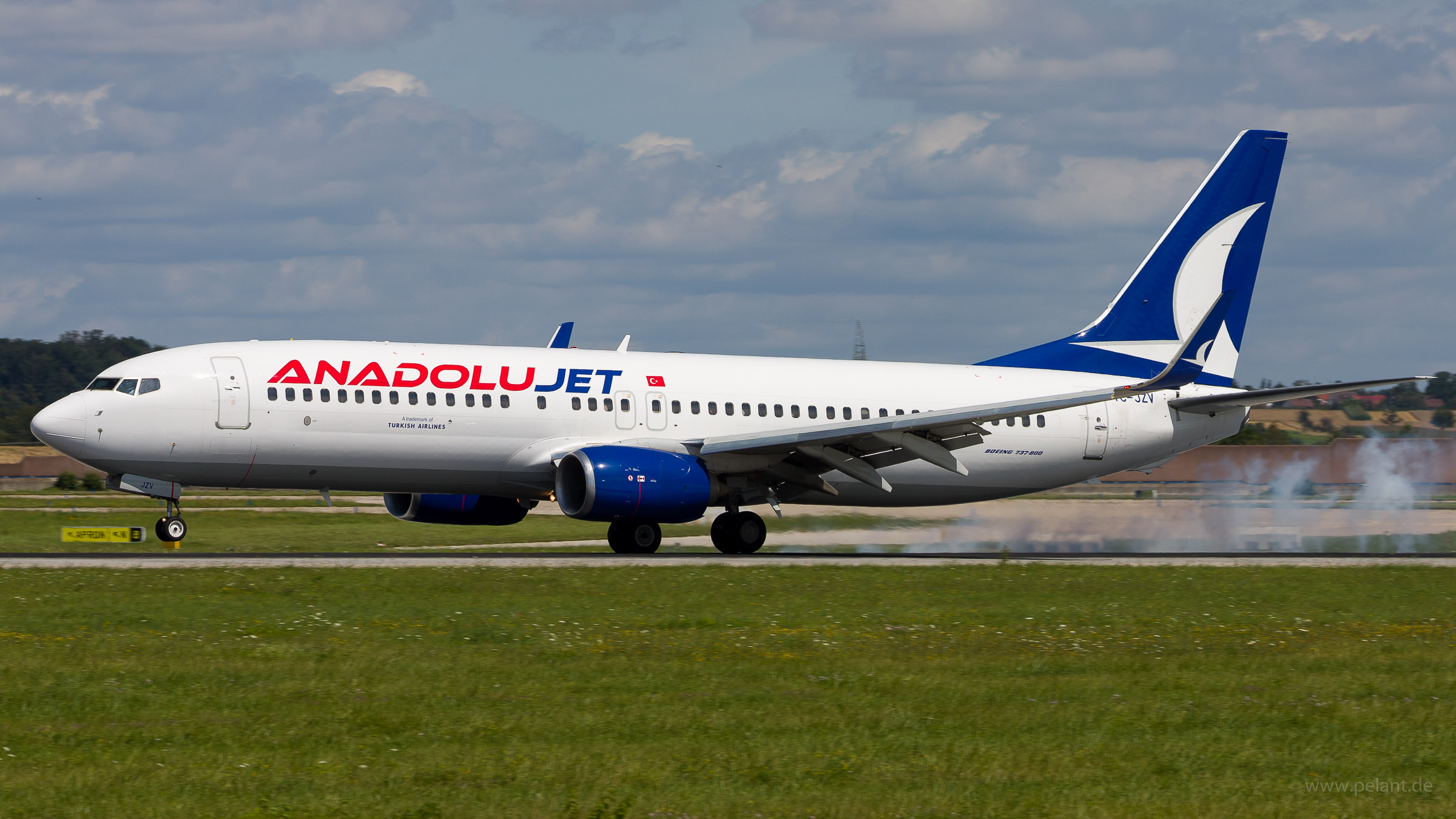 TC-JZV AnadoluJet Boeing 737-8AS in Stuttgart / STR