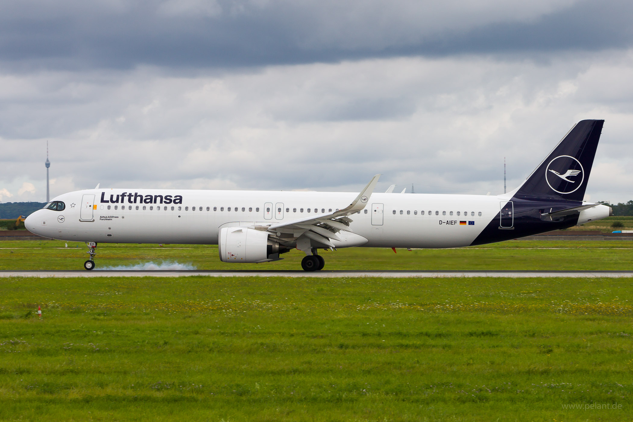 D-AIEF Lufthansa Airbus A321-271NX in Stuttgart / STR