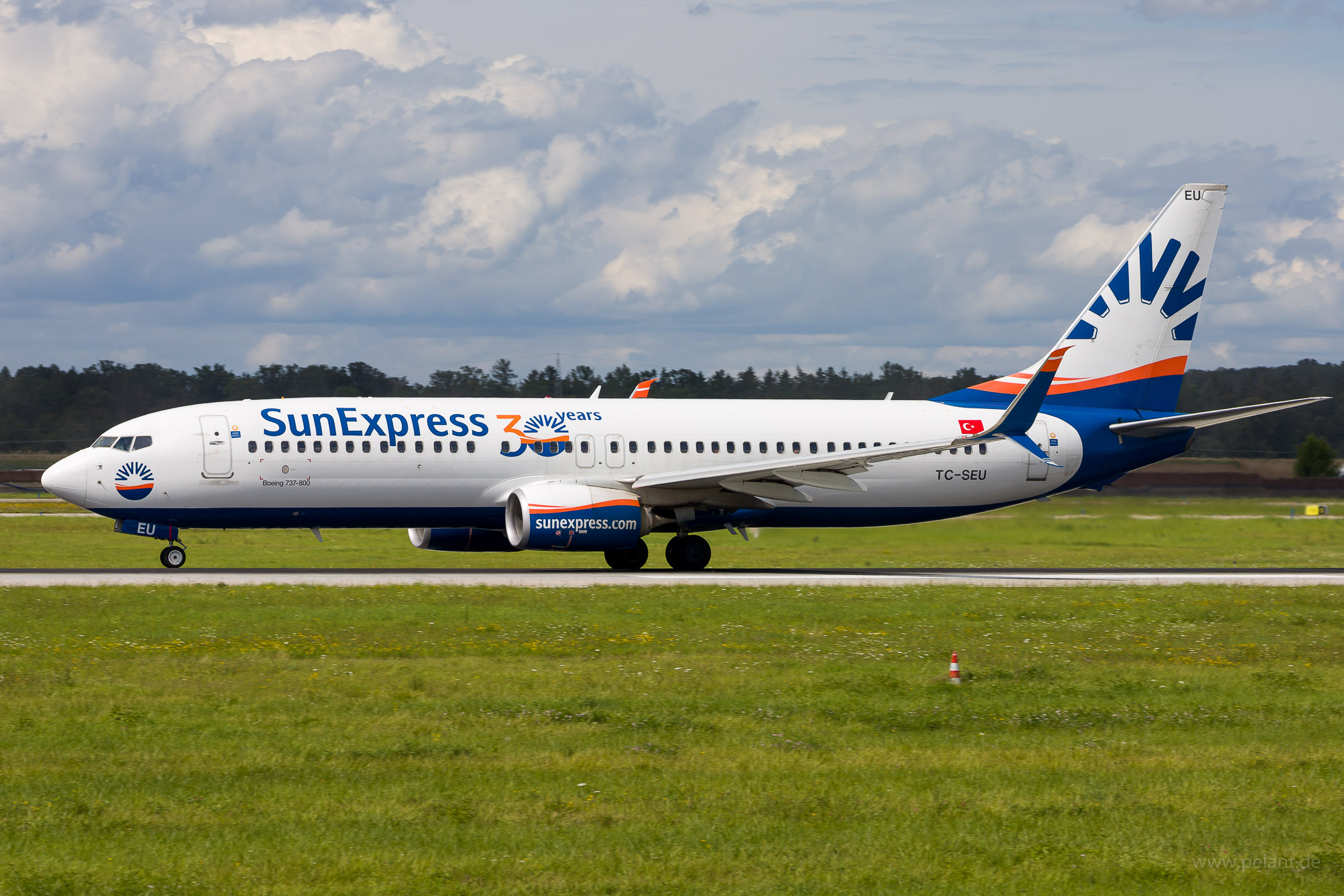 TC-SEU SunExpress Boeing 737-8HC in Stuttgart / STR (30 years (SunExpress) Sticker Livery)