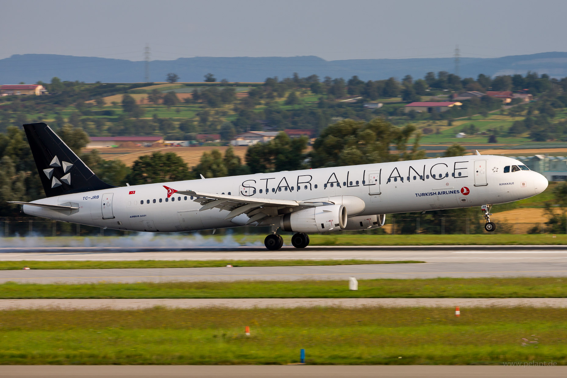 TC-JRB Turkish Airlines Airbus A321-231 in Stuttgart / STR (Star Alliance Livery)