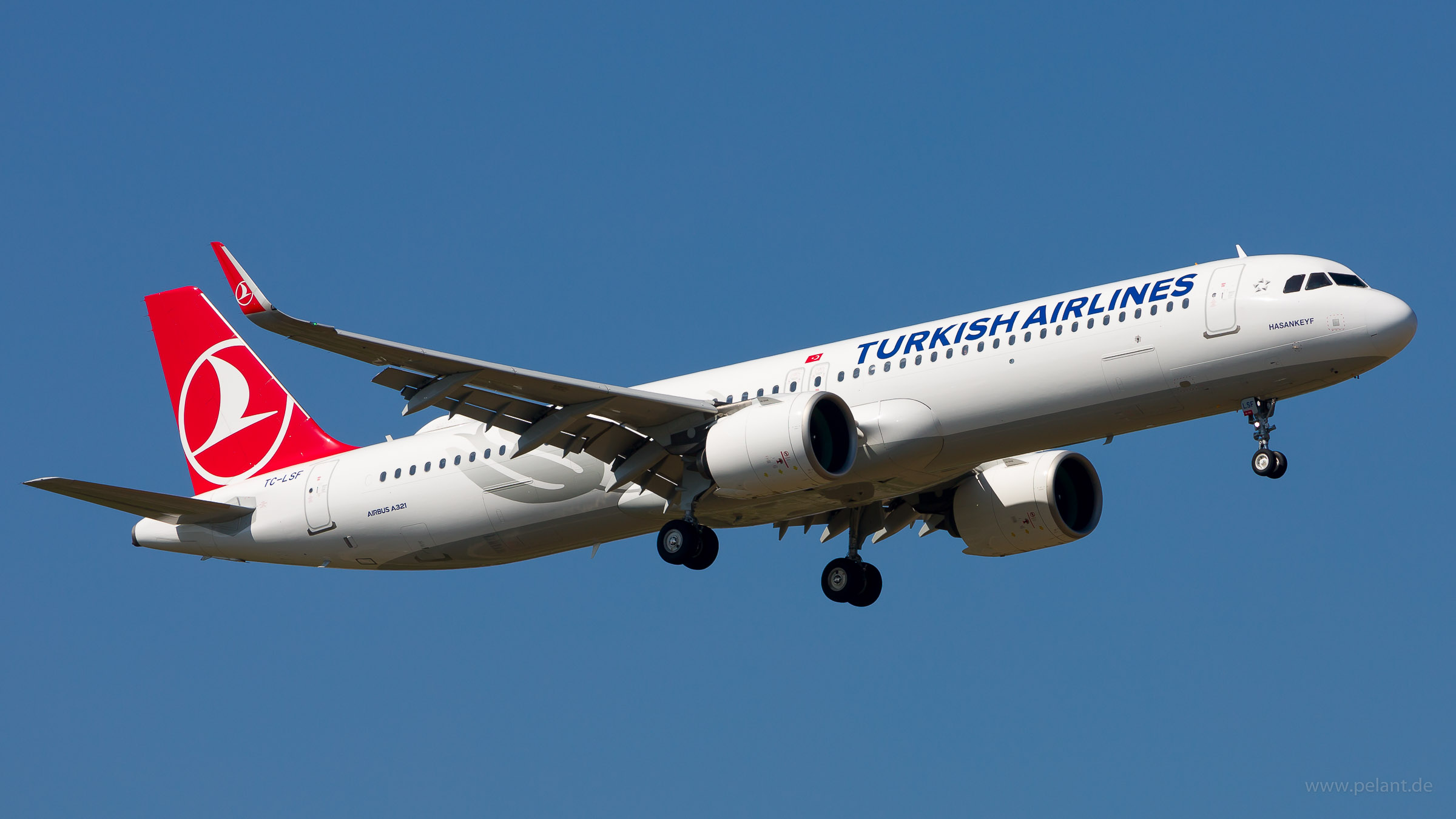 TC-LSF Turkish Airlines Airbus A321-271NX in Stuttgart / STR