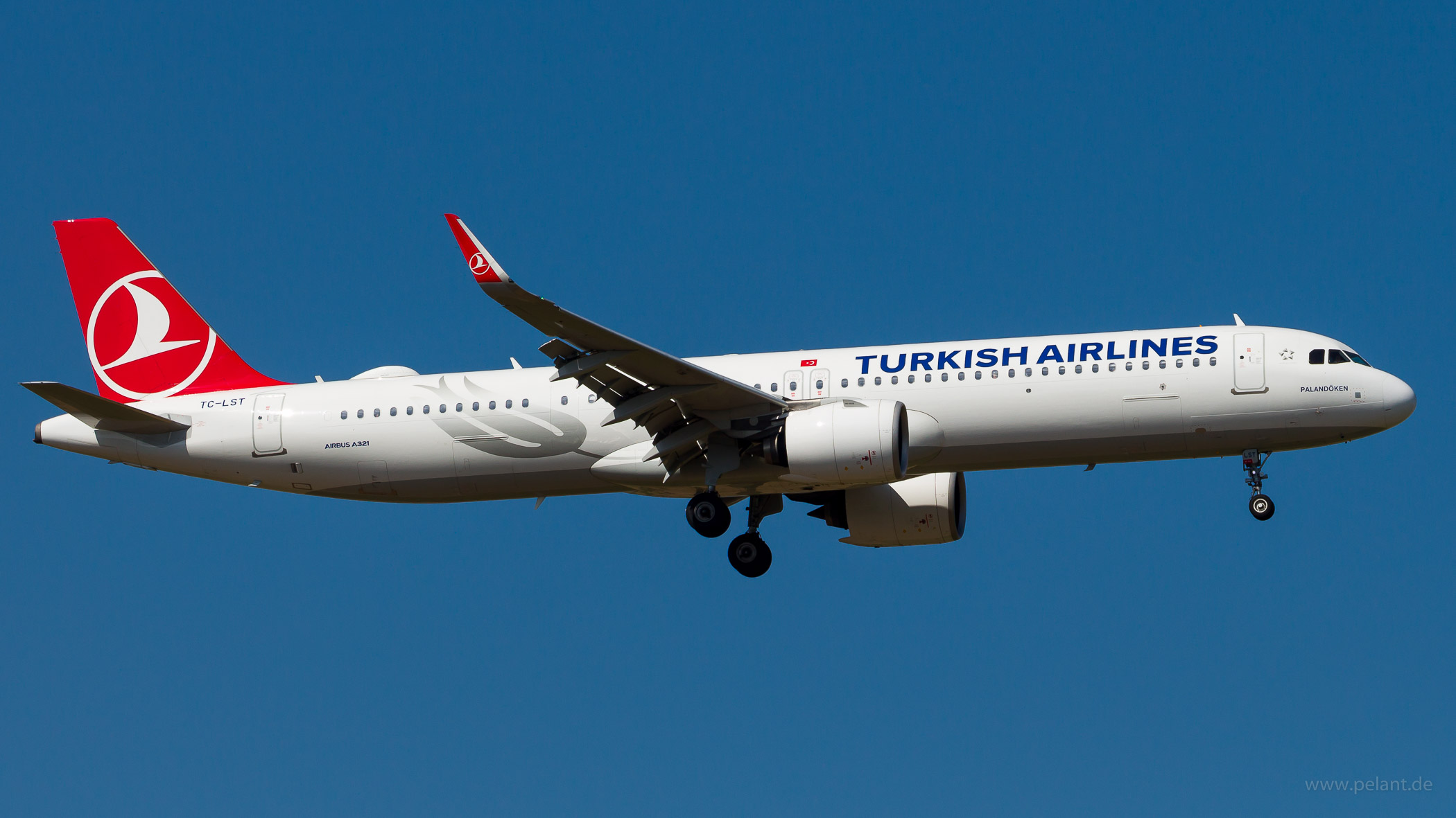 TC-LST Turkish Airlines Airbus A321-271NX in Stuttgart / STR