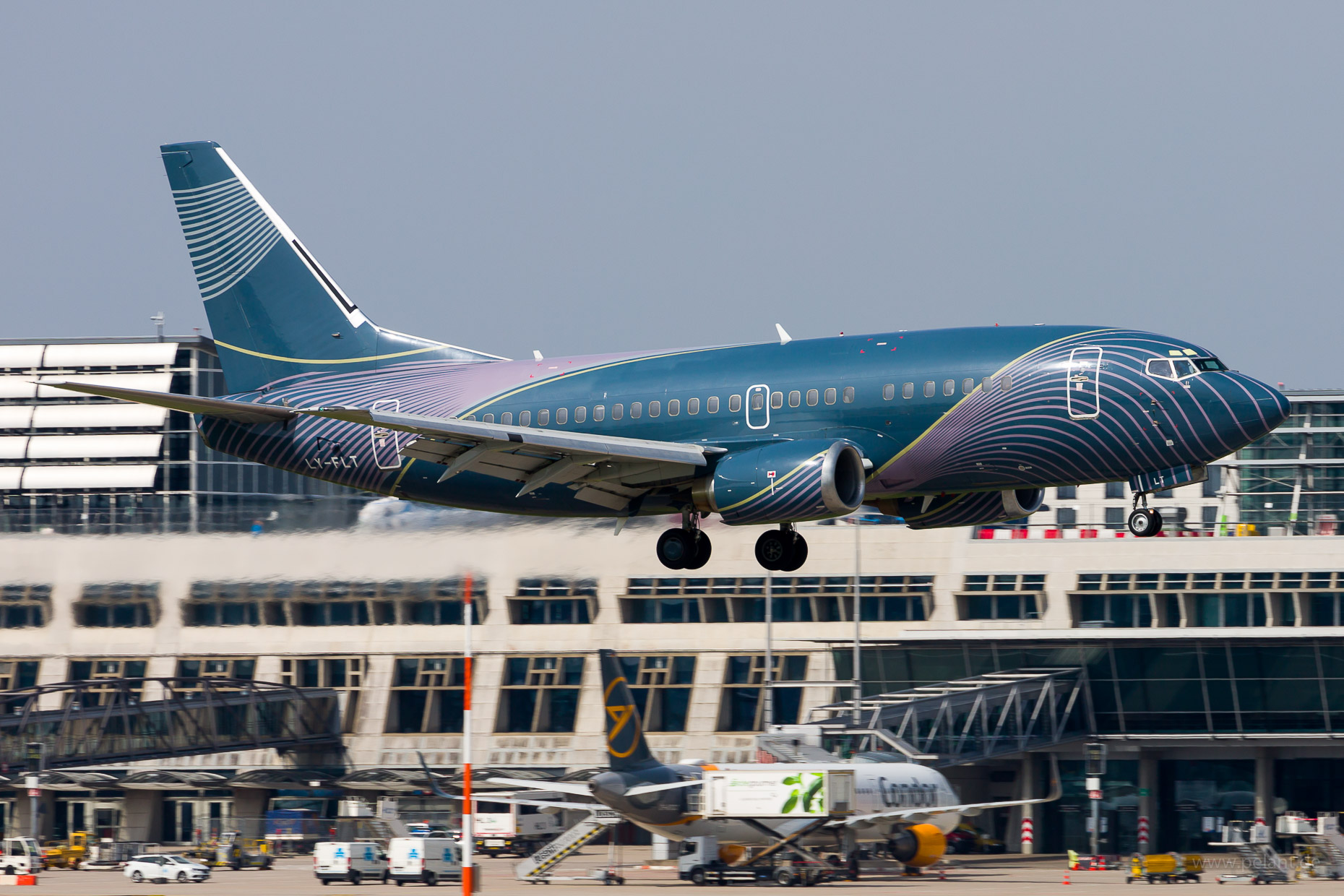 LY-FLT KlasJet Boeing 737-522 in Stuttgart / STR
