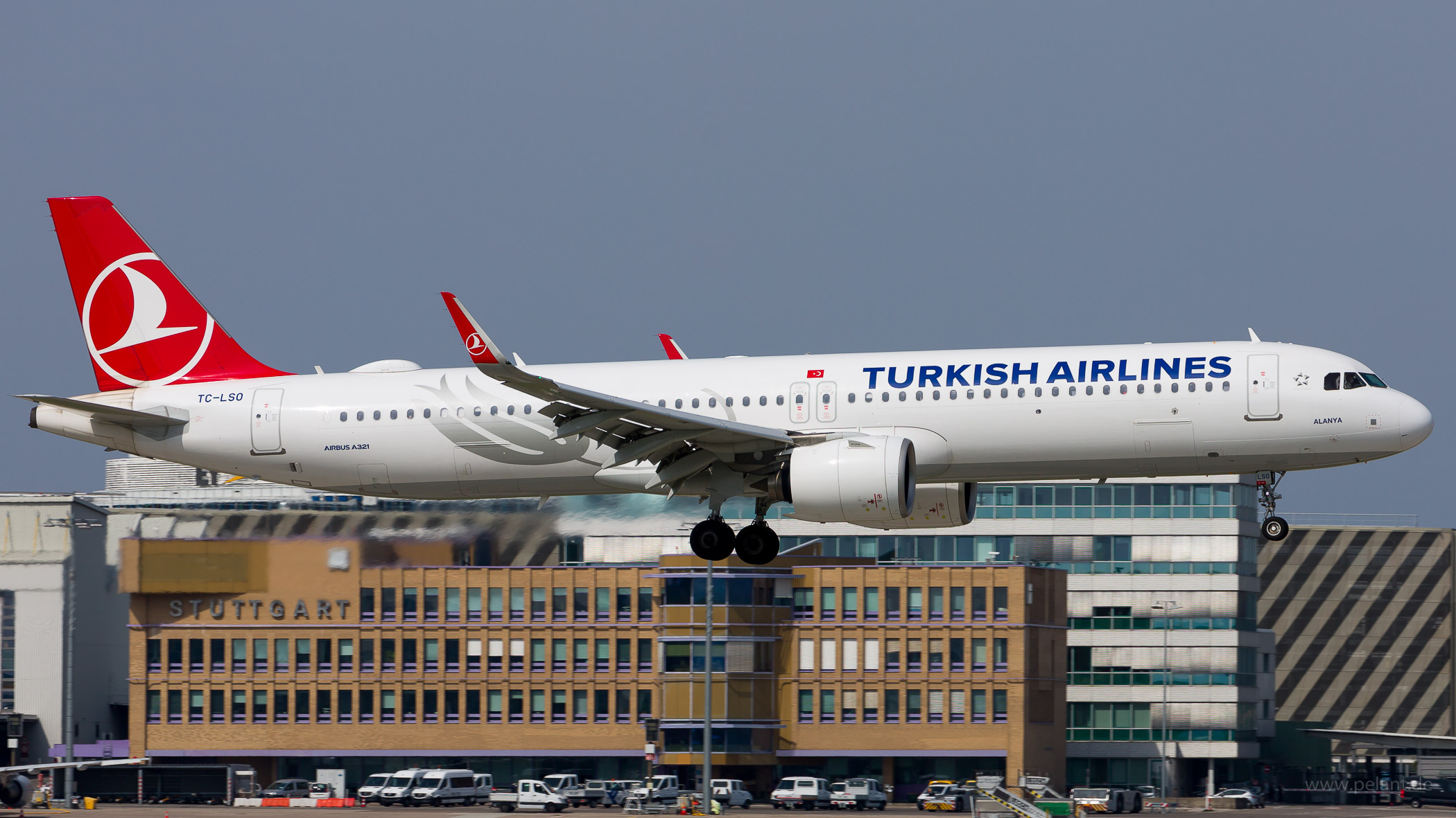 TC-LSO Turkish Airlines Airbus A321-271NX in Stuttgart / STR