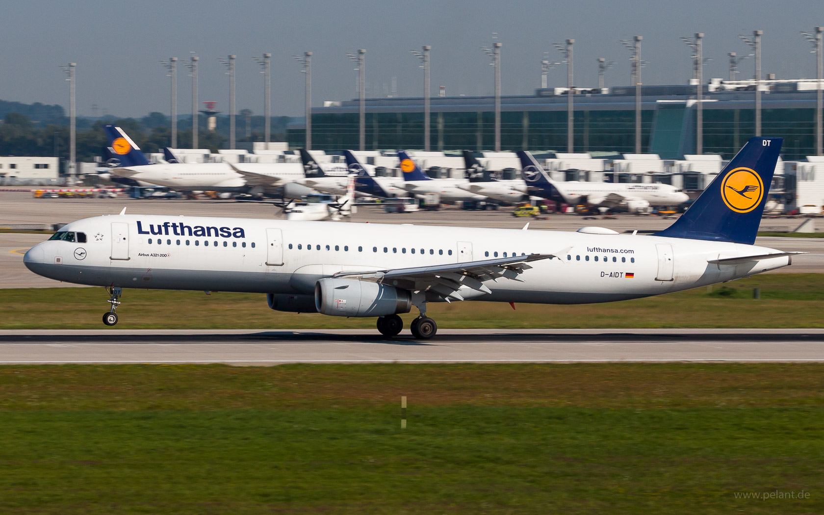 D-AIDT Lufthansa Airbus A321-231 in Mnchen / MUC
