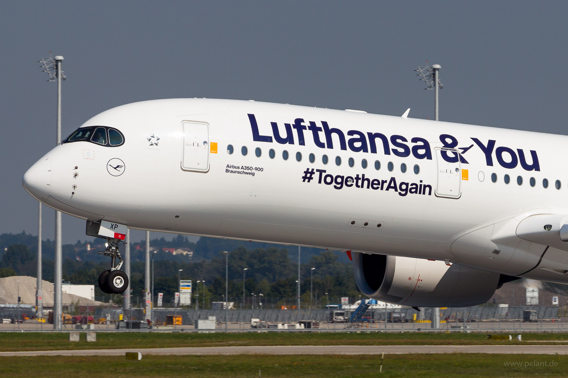 D-AIXP Lufthansa Airbus A350-941 in Mnchen / MUC (Lufthansa & You Livery)