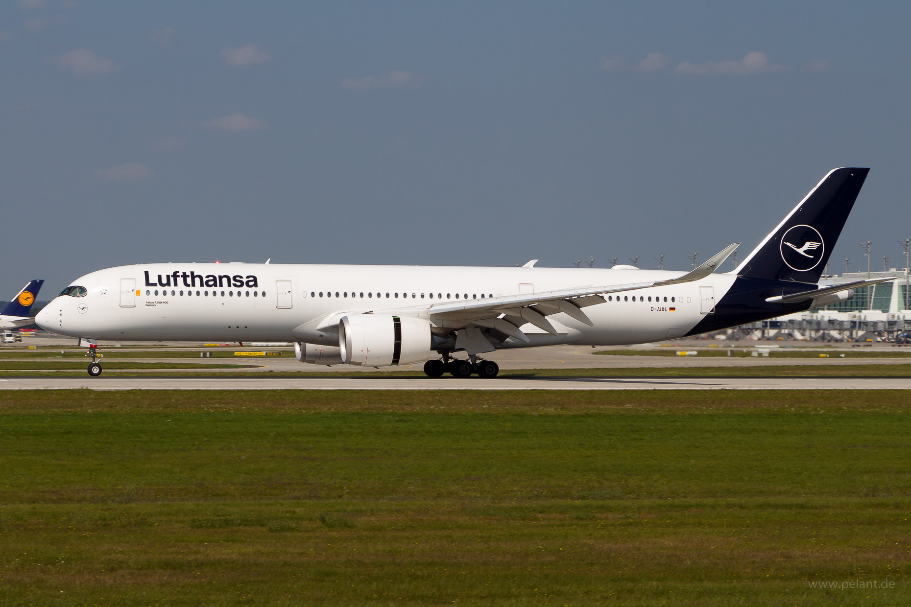 D-AIXL Lufthansa Airbus A350-941 in Mnchen / MUC
