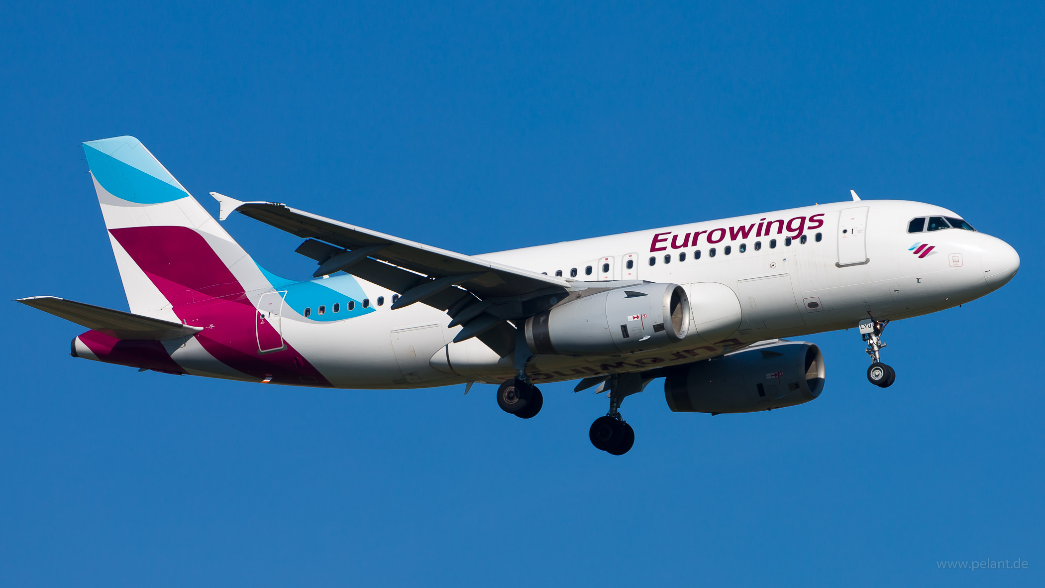 OE-LYU Eurowings Airbus A319-132 in Stuttgart / STR