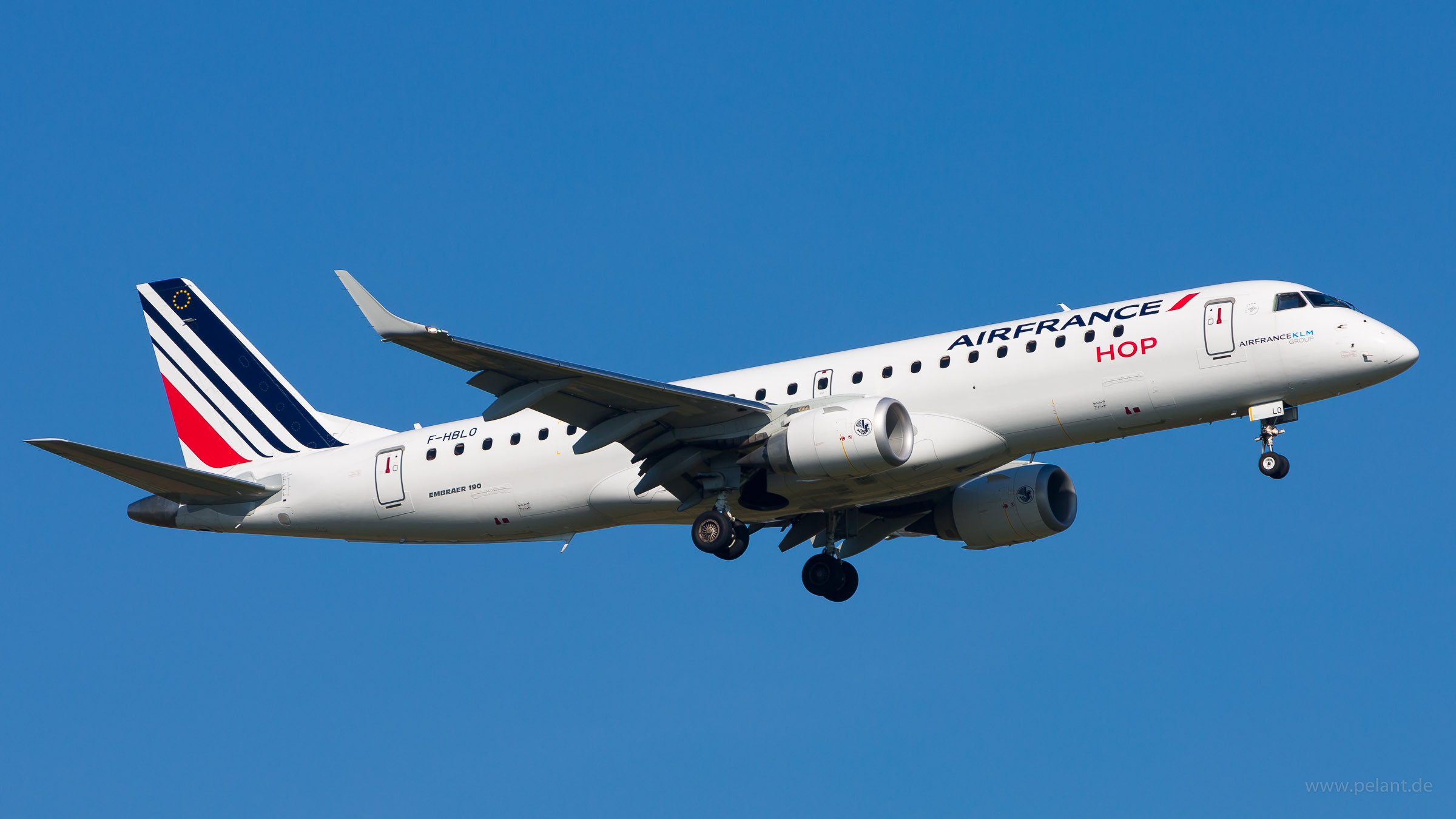 F-HBLO HOP! Embraer 190 in Stuttgart / STR