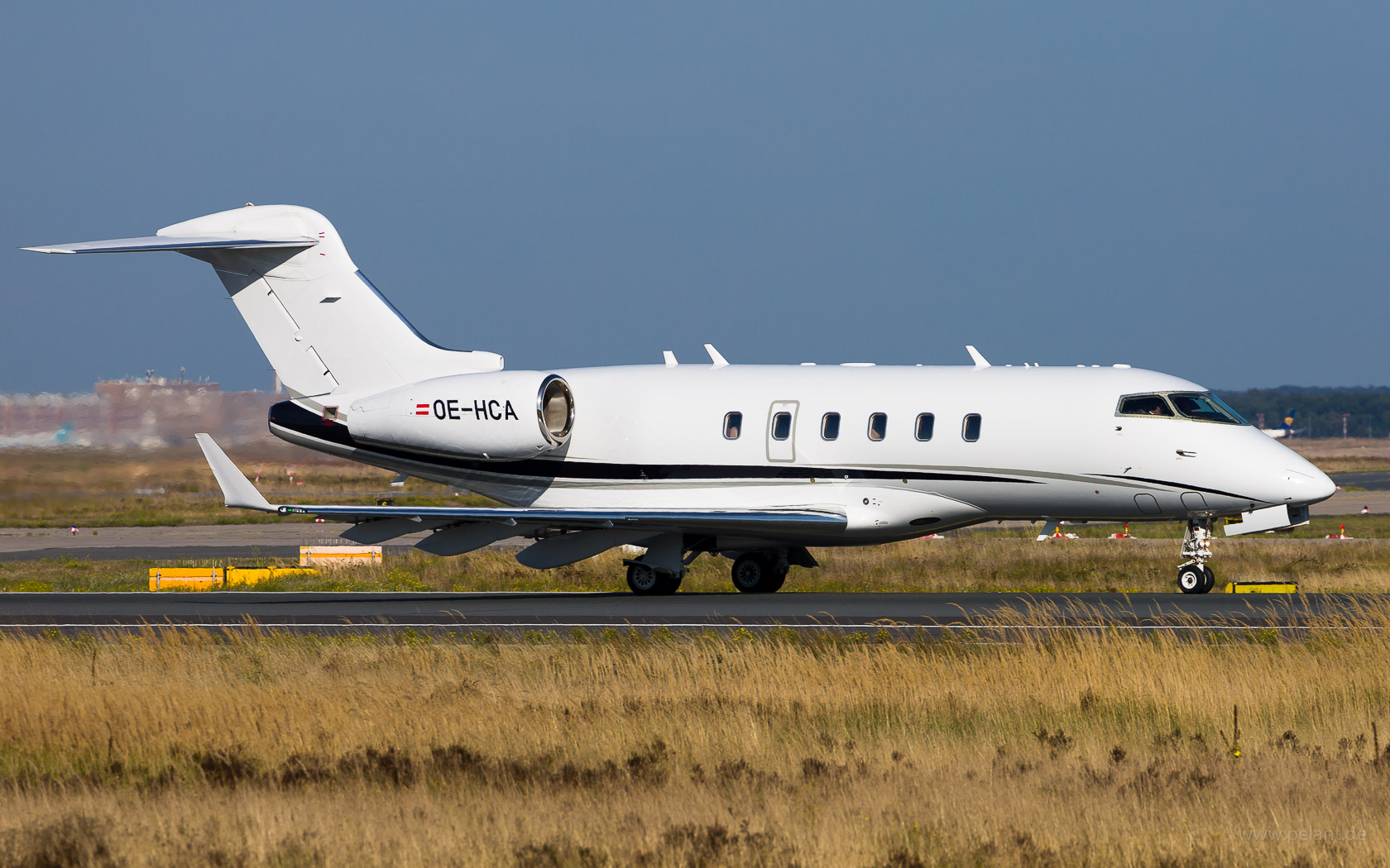 OE-HCA ? Bombardier Challenger 300 in Frankfurt / FRA