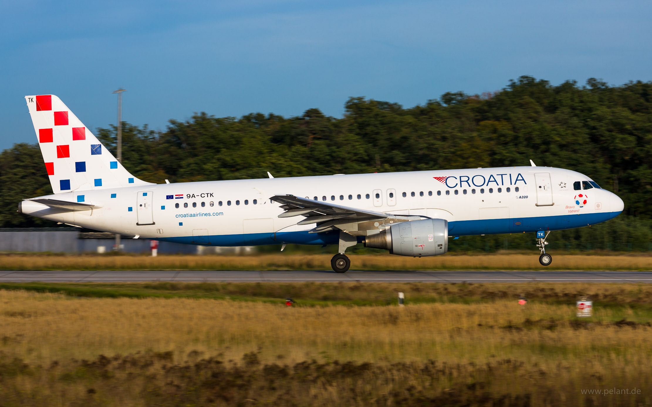 9A-CTK Croatia Airlines Airbus A320-214 in Frankfurt / FRA