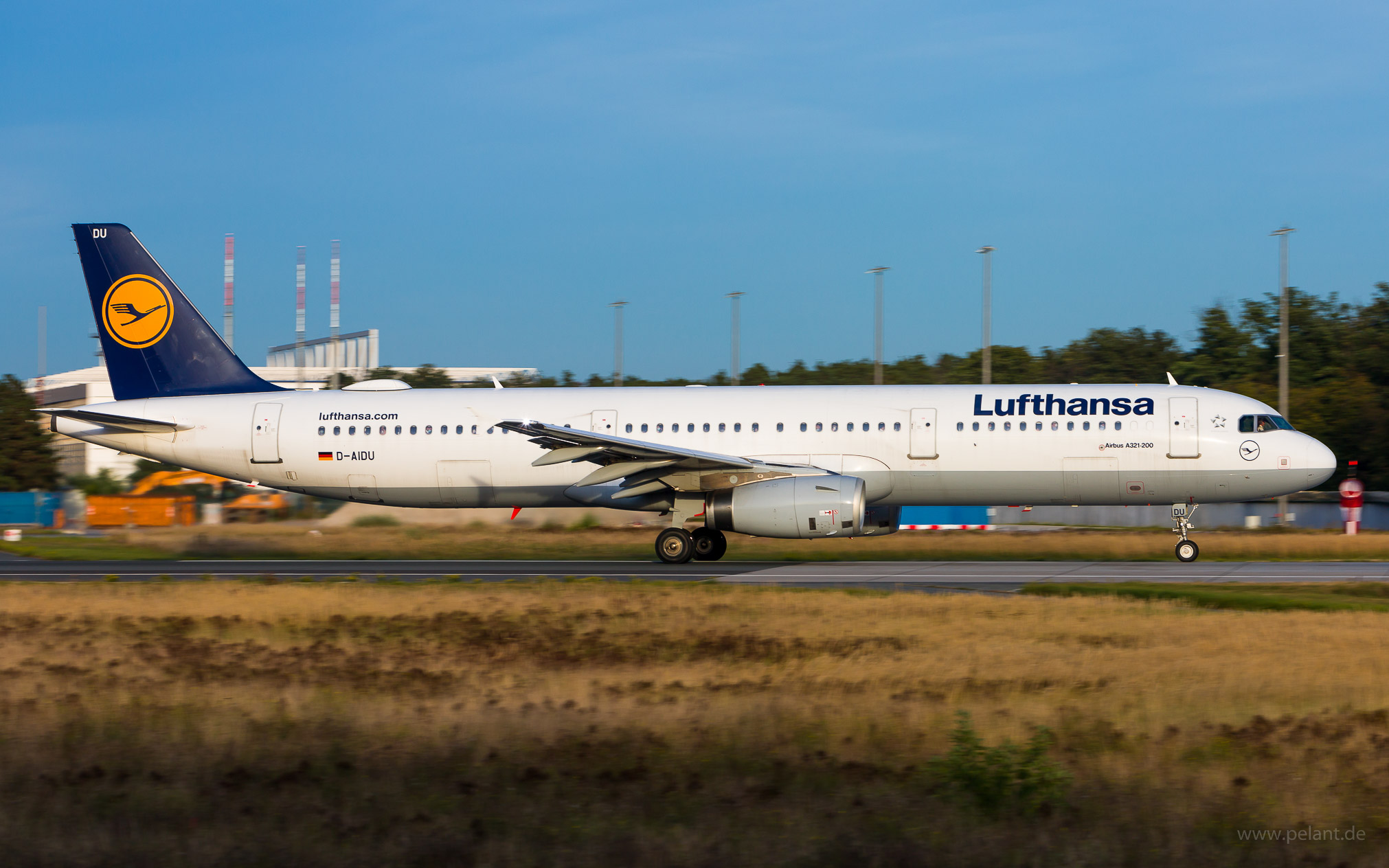 D-AIDU Lufthansa Airbus A321-231 in Frankfurt / FRA