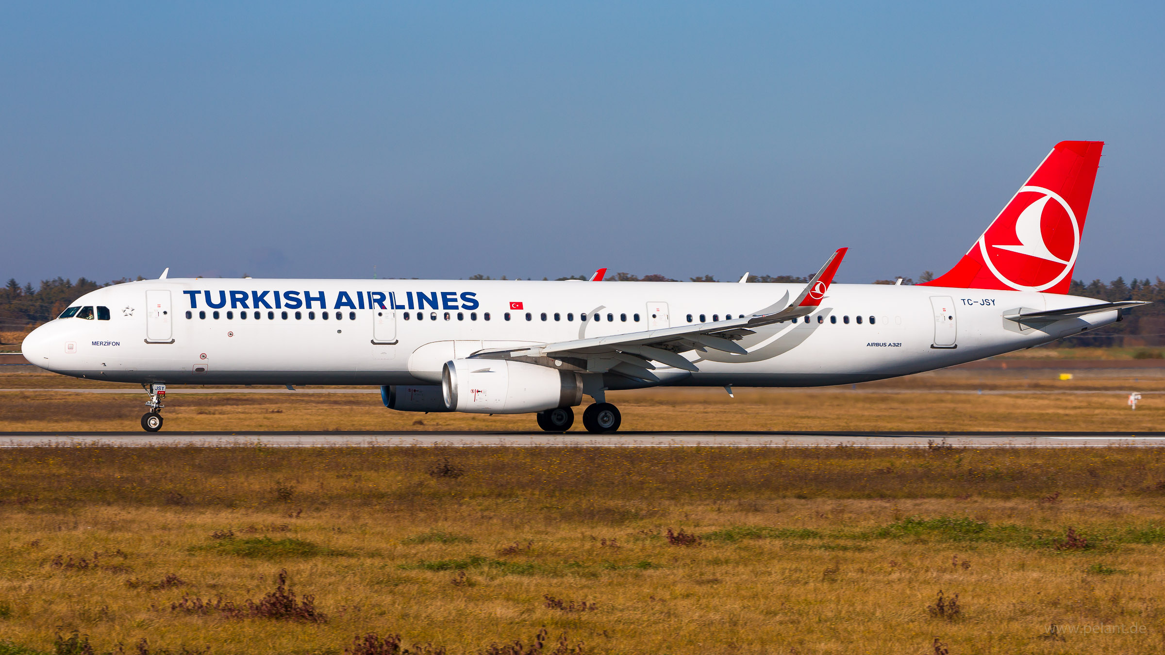 TC-JSY Turkish Airlines Airbus A321-231 in Stuttgart / STR