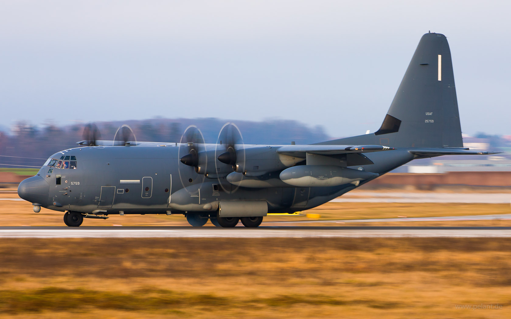 12-5759 USAF, -Army etc. Lockheed Martin MC-130J Commando II in Stuttgart / STR