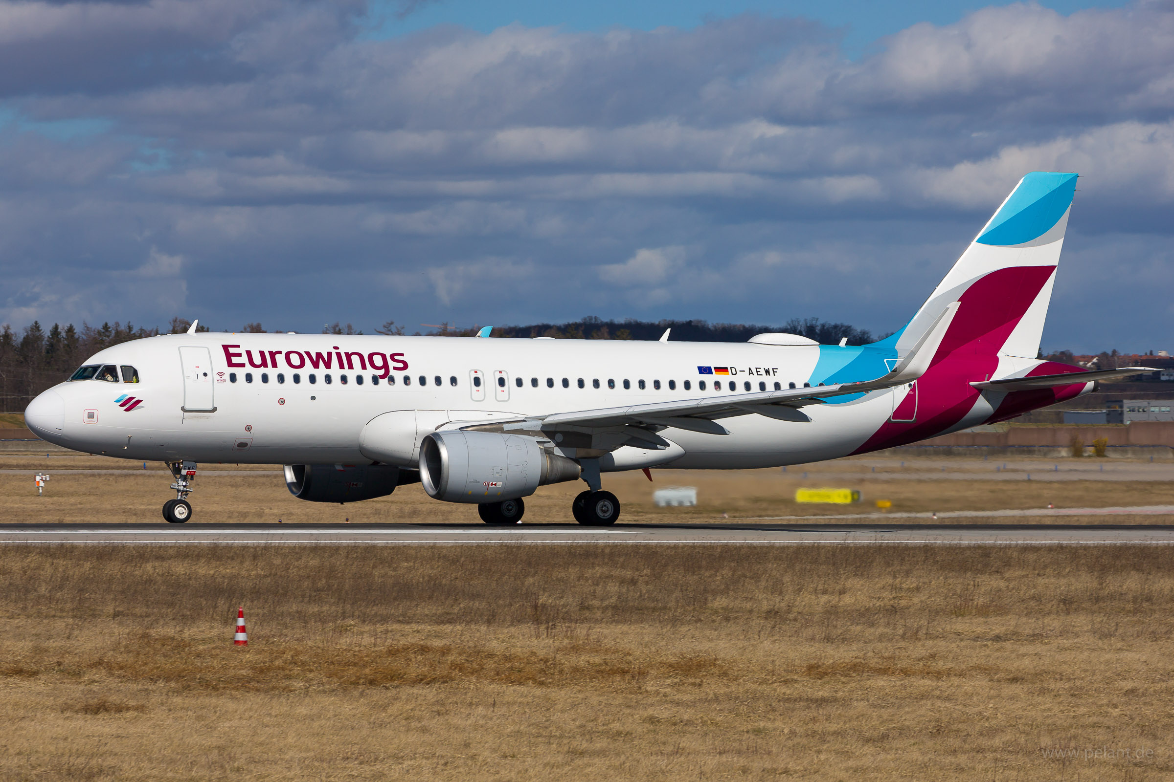 D-AEWF Eurowings Airbus A320-214 in Stuttgart / STR