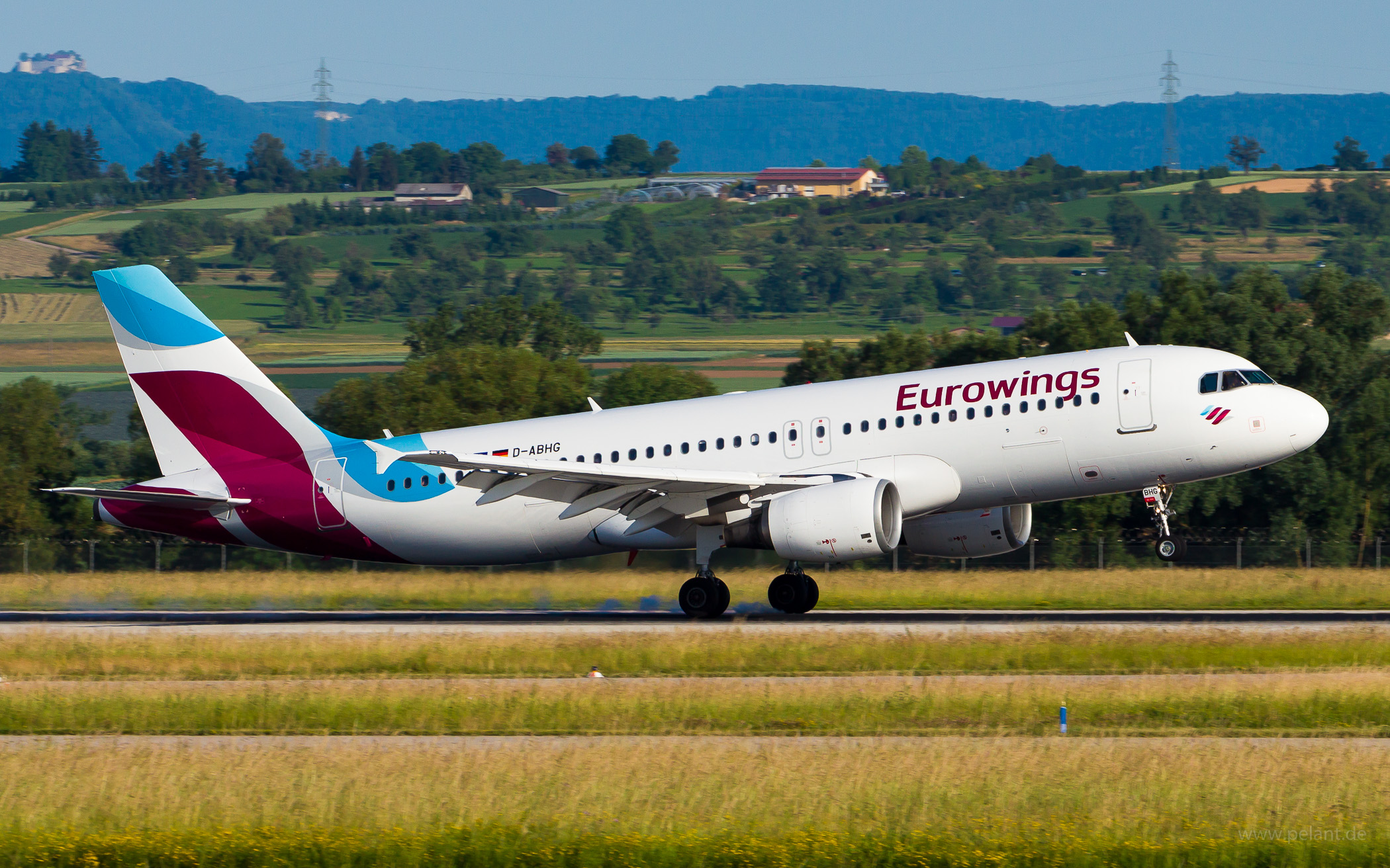 D-ABHG Eurowings Airbus A320-214 in Stuttgart / STR