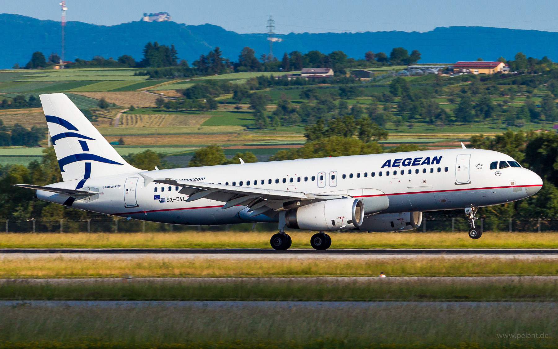 SX-DVL Aegean Airbus A320-232 in Stuttgart / STR