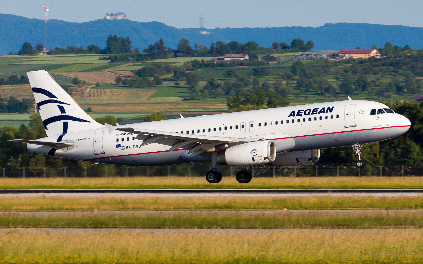 SX-DVJ Aegean Airbus A320-232 in Stuttgart / STR