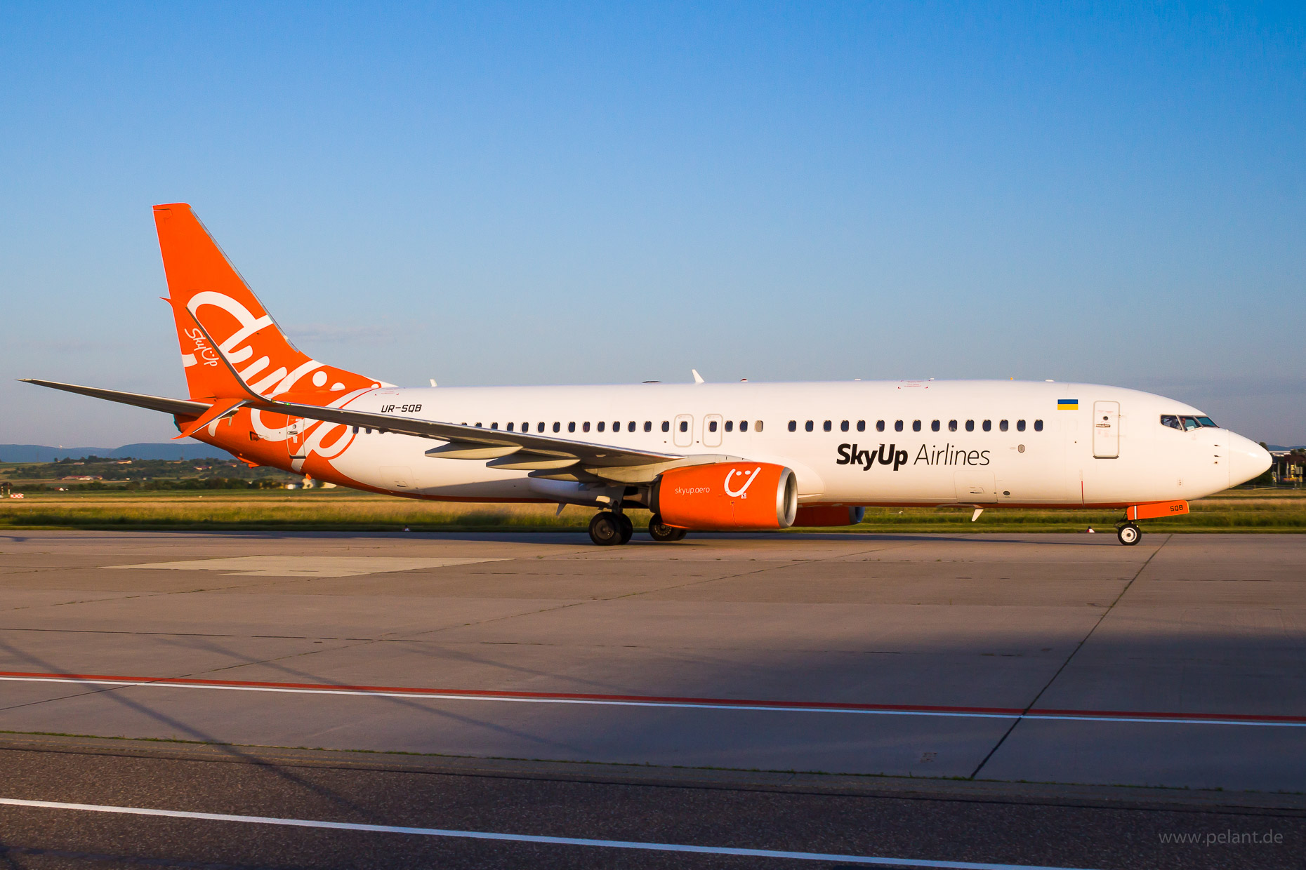 UR-SQB SkyUp Airlines Boeing 737-8H6 in Stuttgart / STR