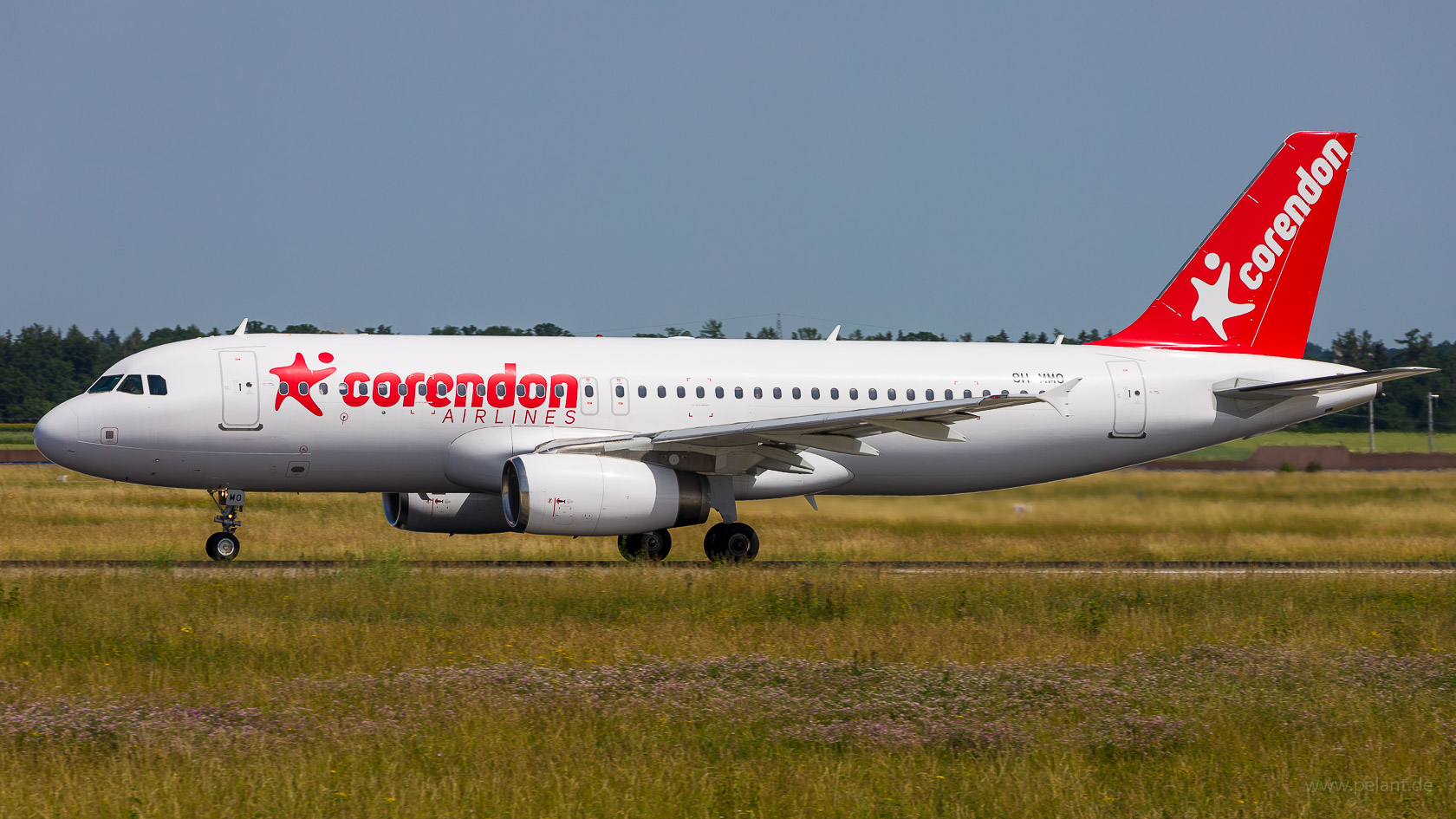 9H-MMO Corendon Airlines Airbus A320-232 in Stuttgart / STR