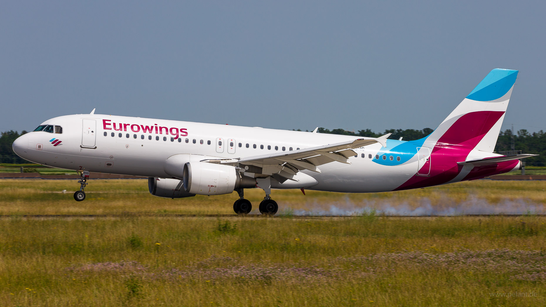 D-ABHG Eurowings Airbus A320-214 in Stuttgart / STR