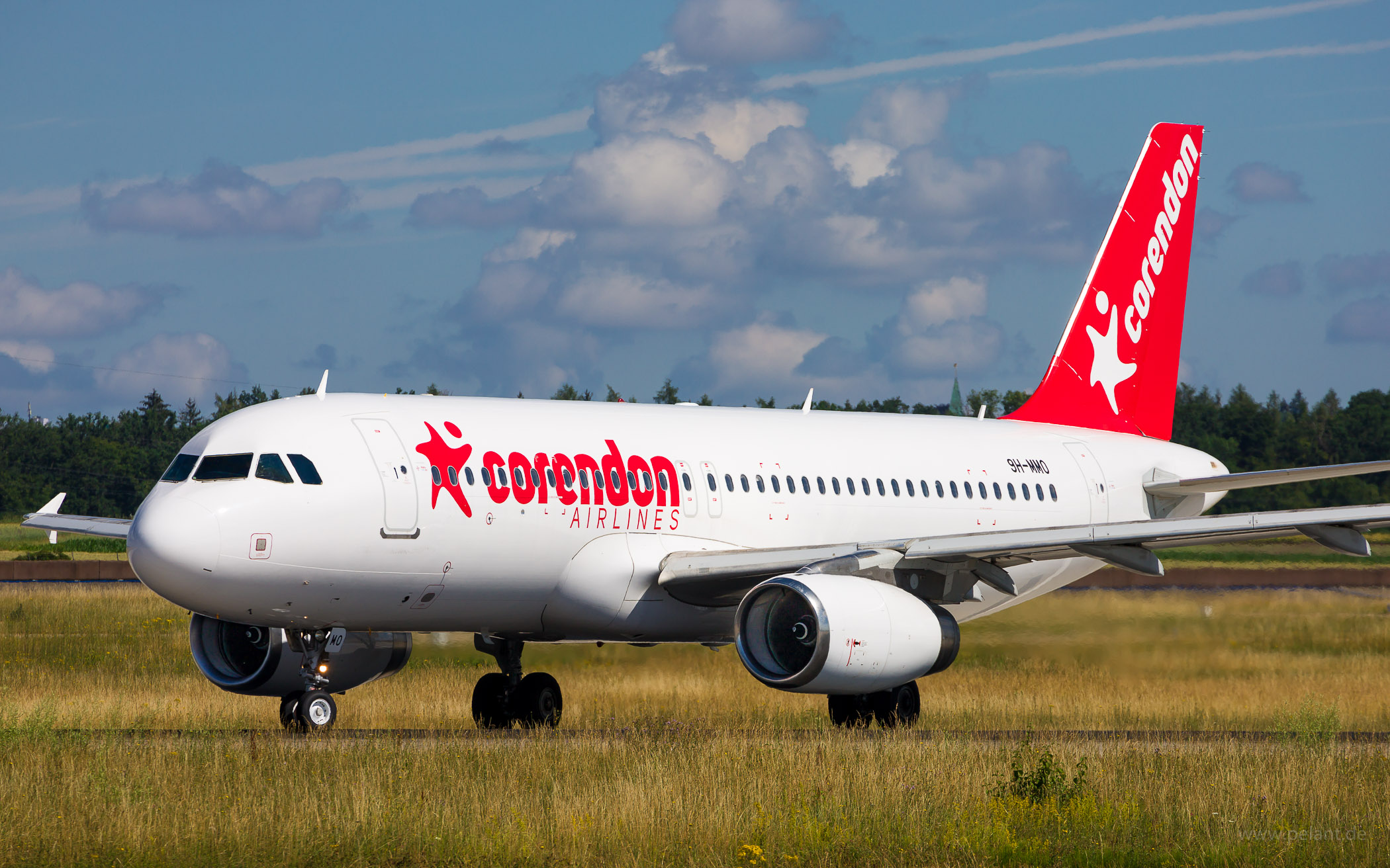 9H-MMO Corendon Airlines Airbus A320-232 in Stuttgart / STR