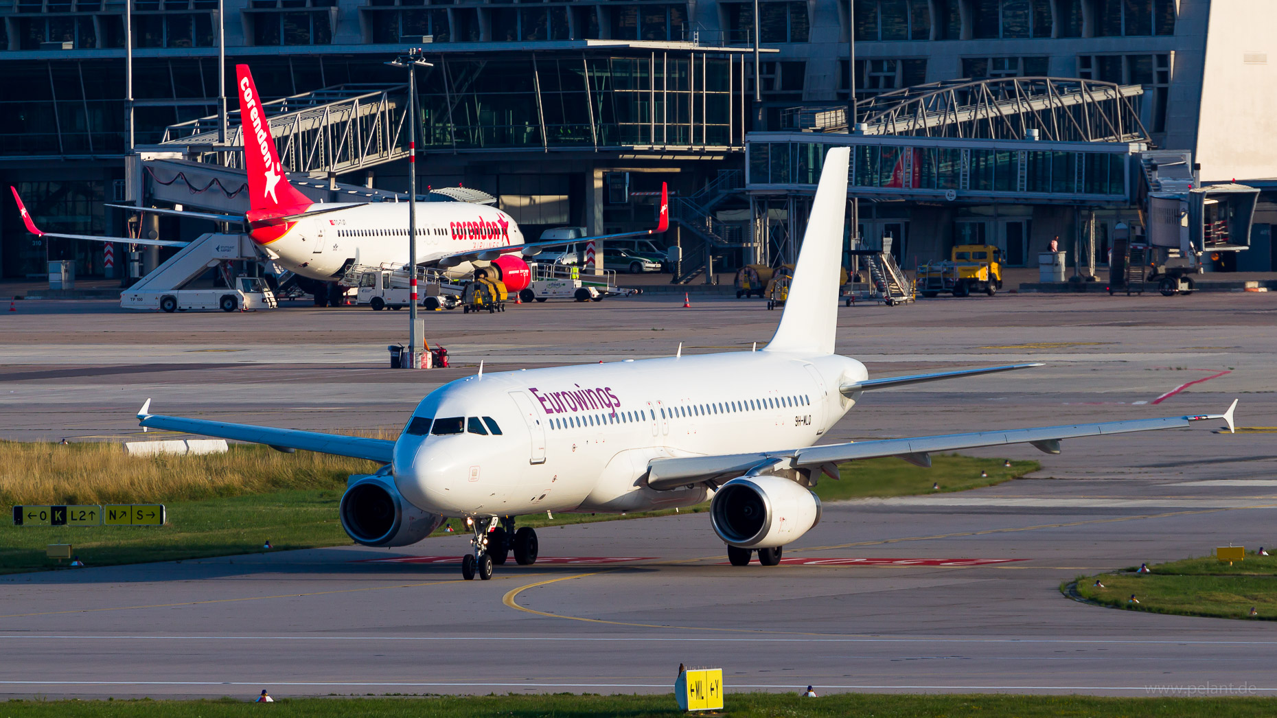 9H-MLQ Avion Express Malta Airbus A320-232 in Stuttgart / STR