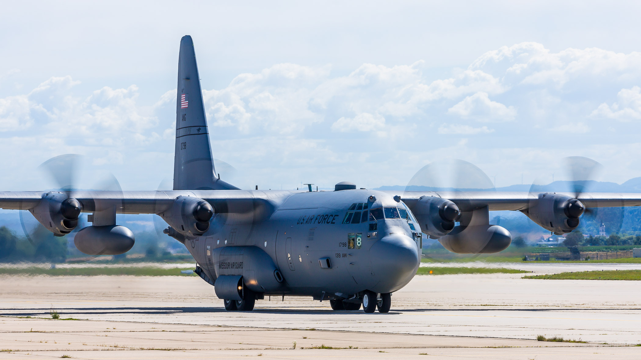 90-1798 USAF, -Army etc. Lockheed C-130H Hercules in Stuttgart / STR