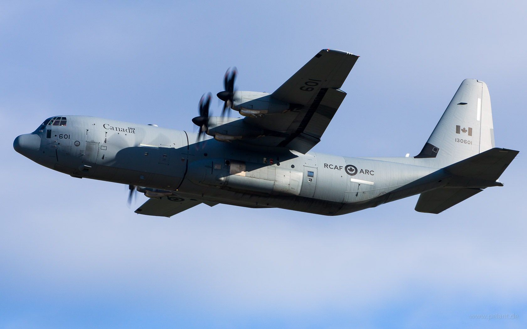 130601 Canada Lockheed Martin CC-130J Hercules in Stuttgart / STR