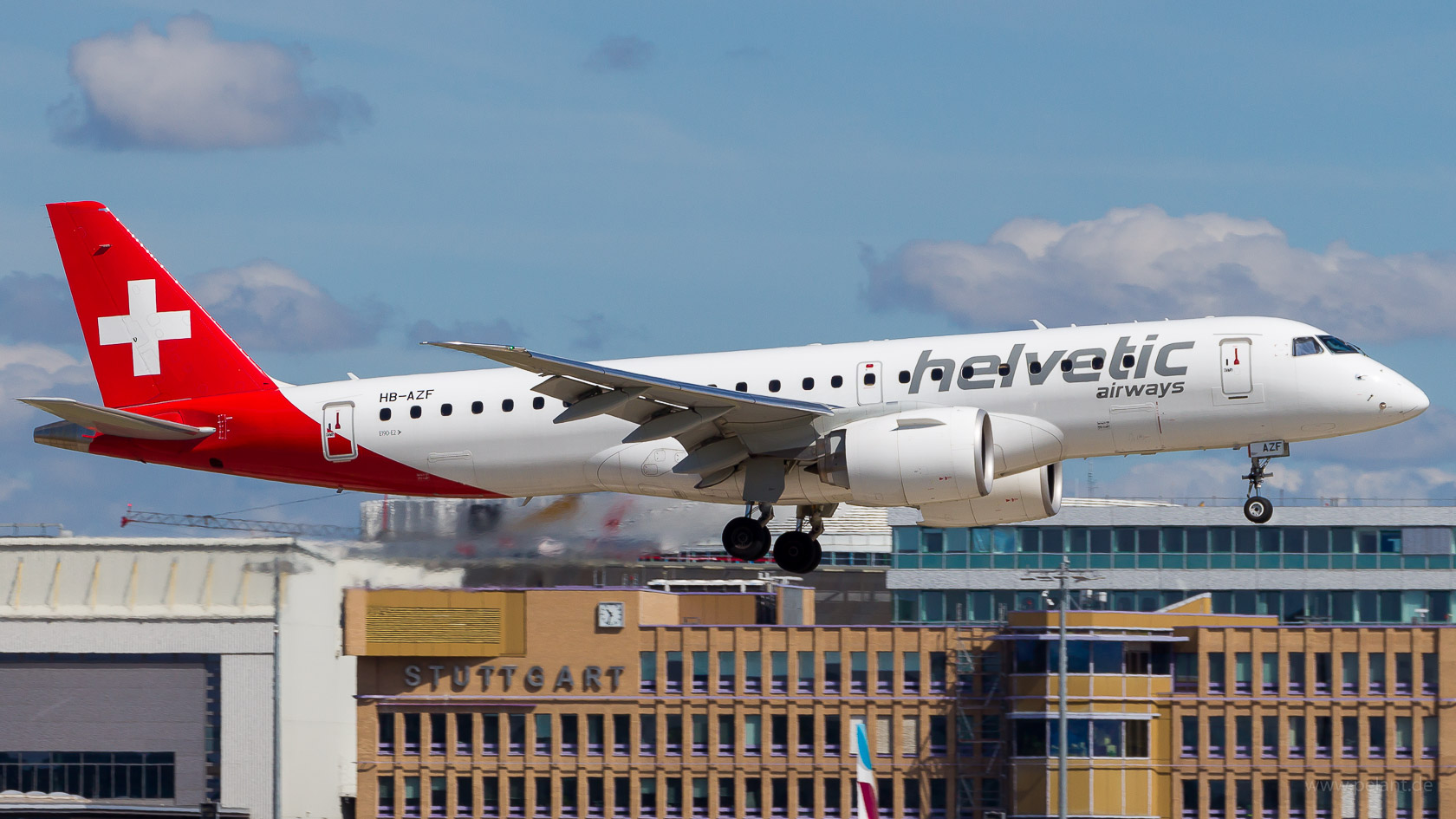 HB-AZF Helvetic Airways Embraer 190-E2 in Stuttgart / STR