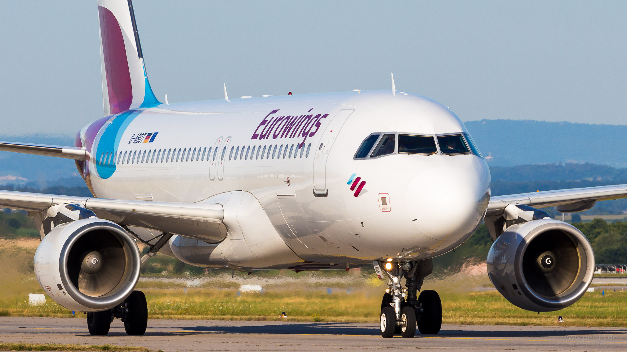 D-ABDT Eurowings Airbus A320-214 in Stuttgart / STR